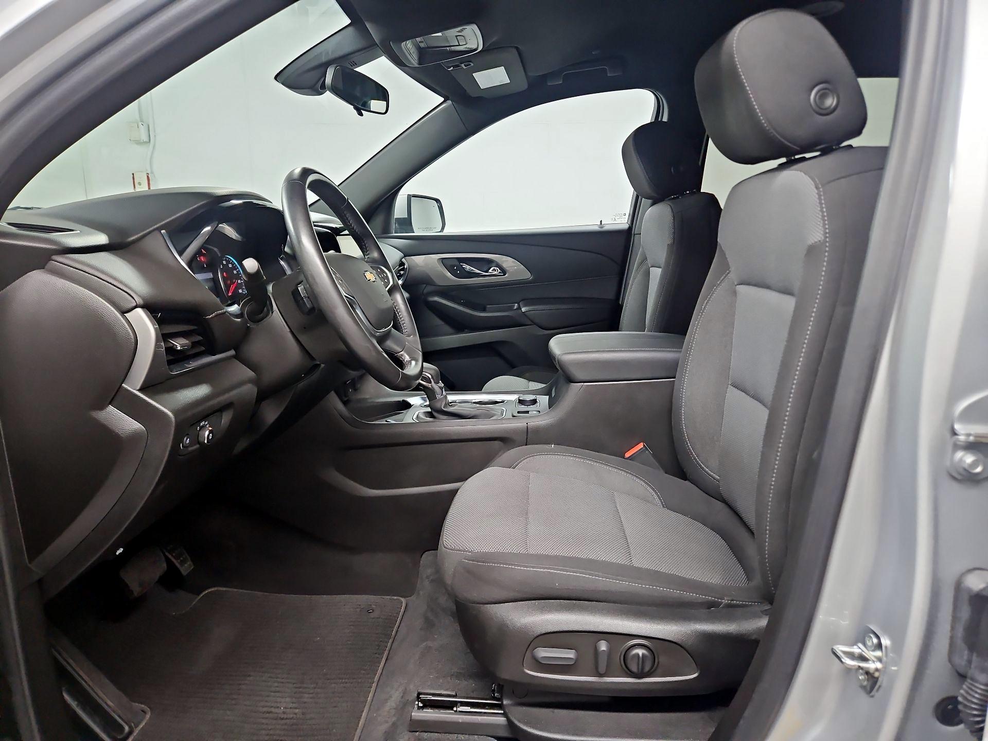 Thumbnail: 2022 Chevrolet Traverse - 11
