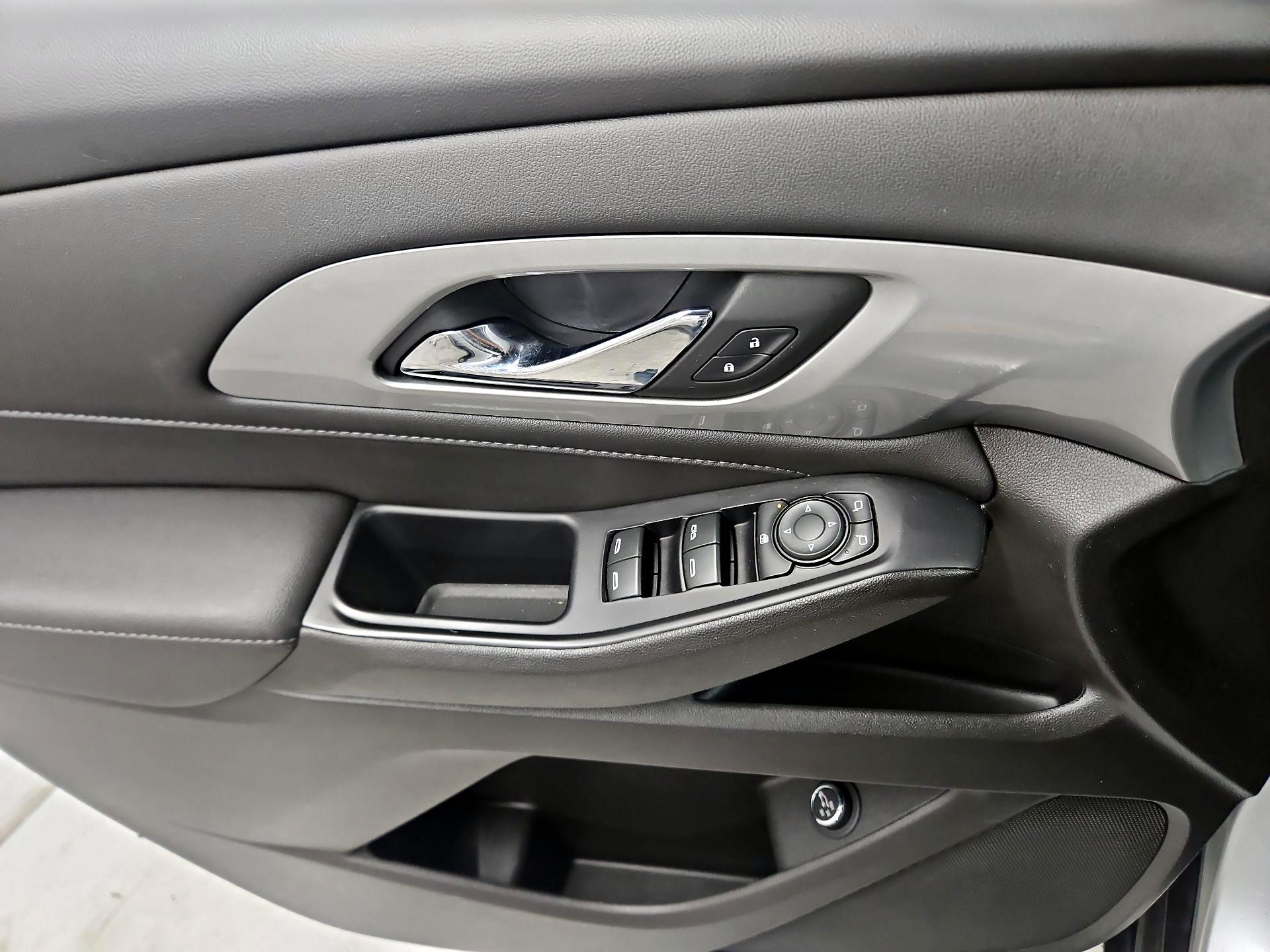 Thumbnail: 2022 Chevrolet Traverse - 12