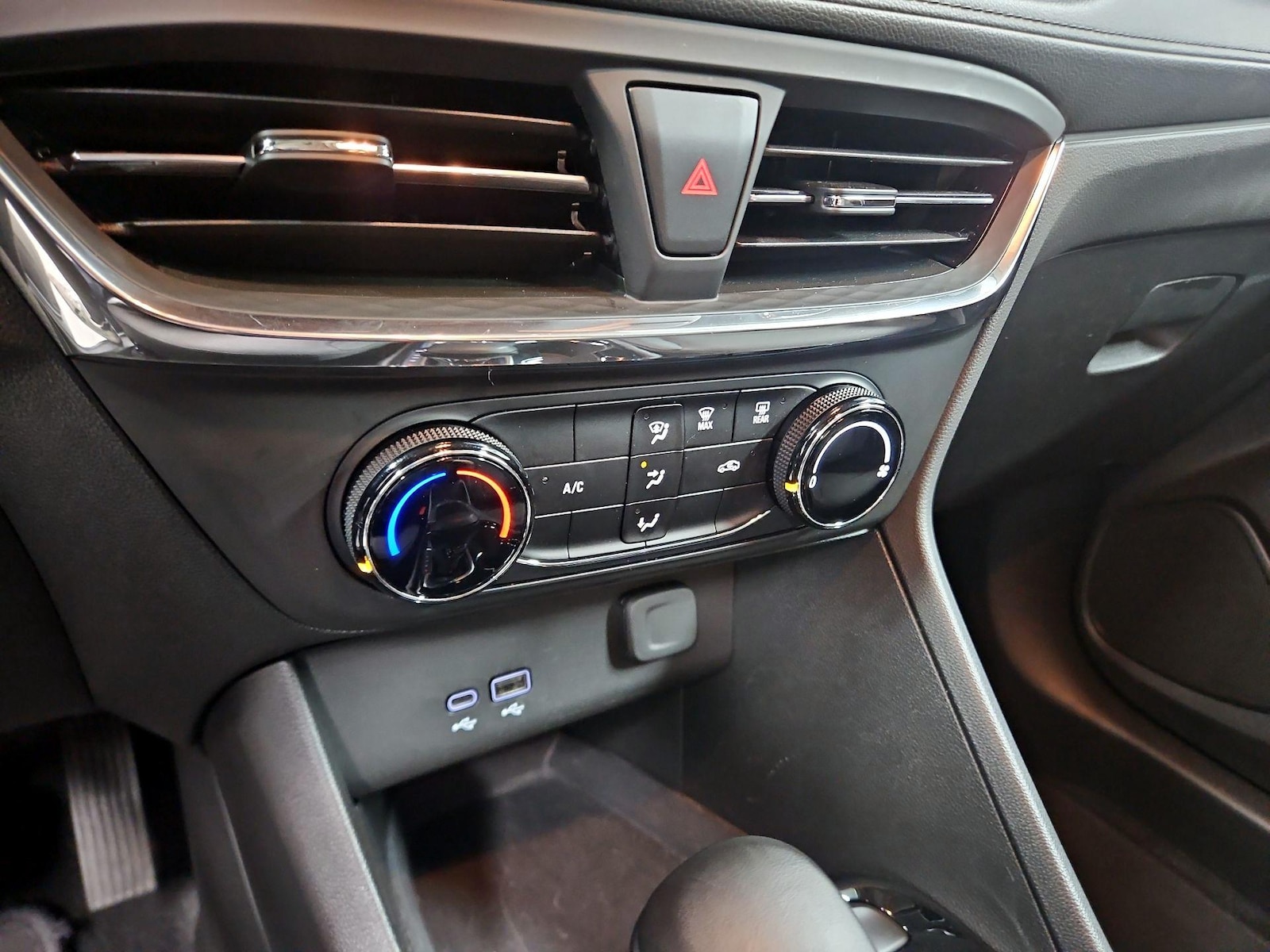 2025 Buick Encore GX Preferred - Photo 17