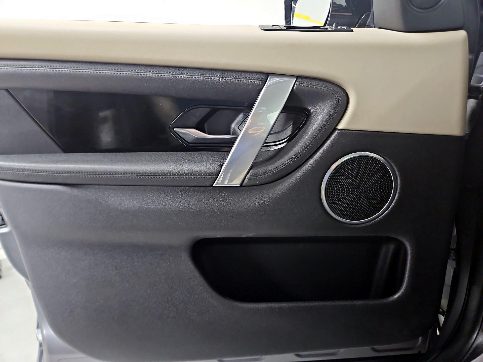 Thumbnail: 2021 Land Rover Discovery Sport - 12