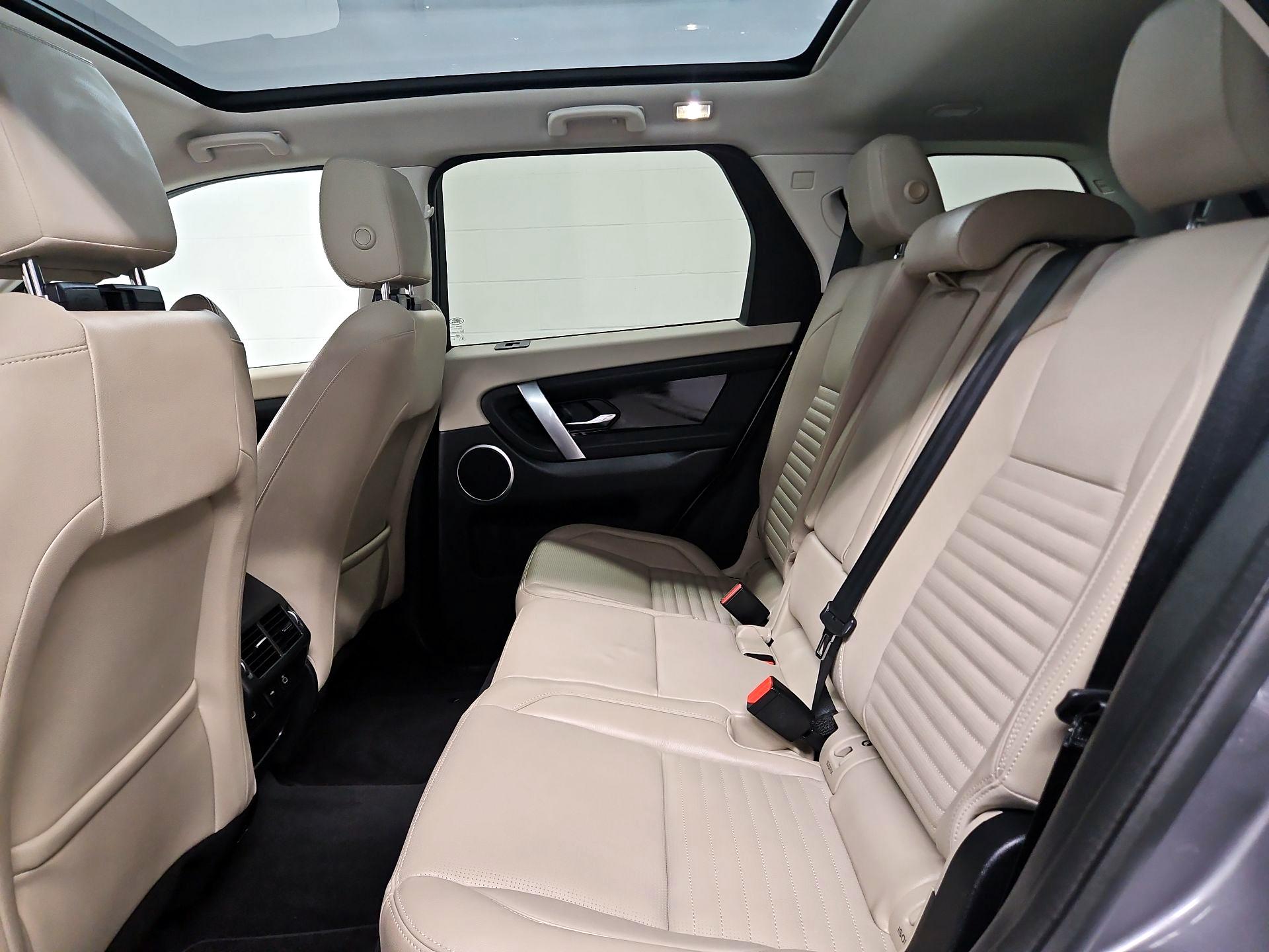 Thumbnail: 2021 Land Rover Discovery Sport - 20