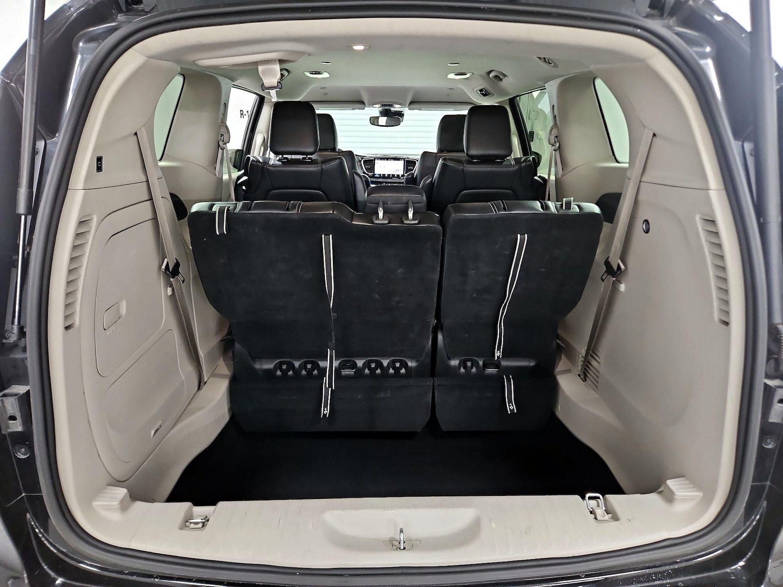 2023 Chrysler Pacifica Hybrid Touring L - Photo 22
