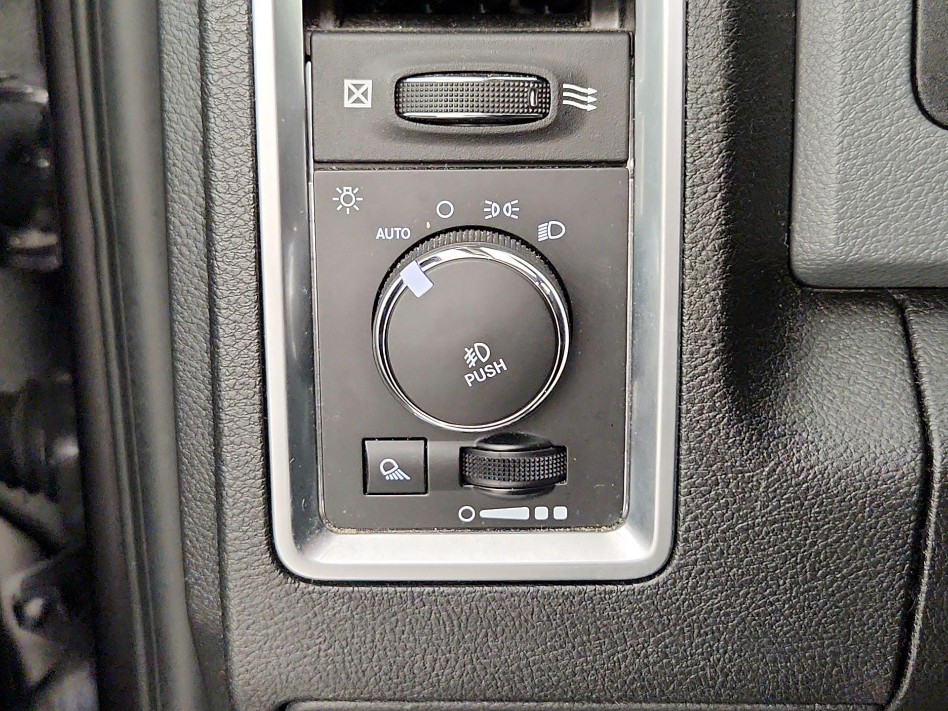 Thumbnail: 2019 RAM 1500 Classic - 13