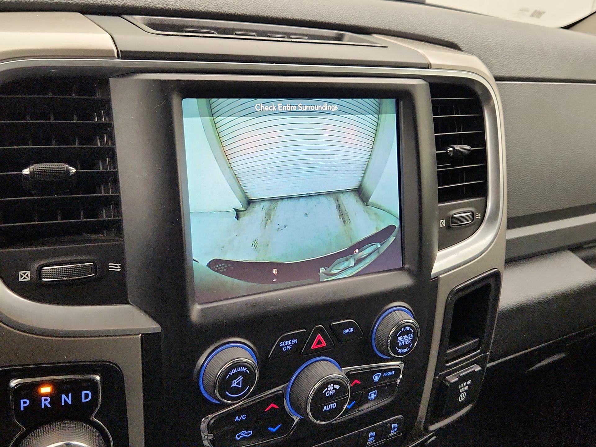 Thumbnail: 2019 RAM 1500 Classic - 14