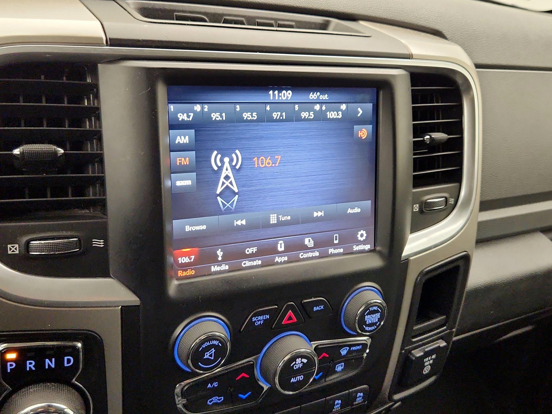 Thumbnail: 2019 RAM 1500 Classic - 15