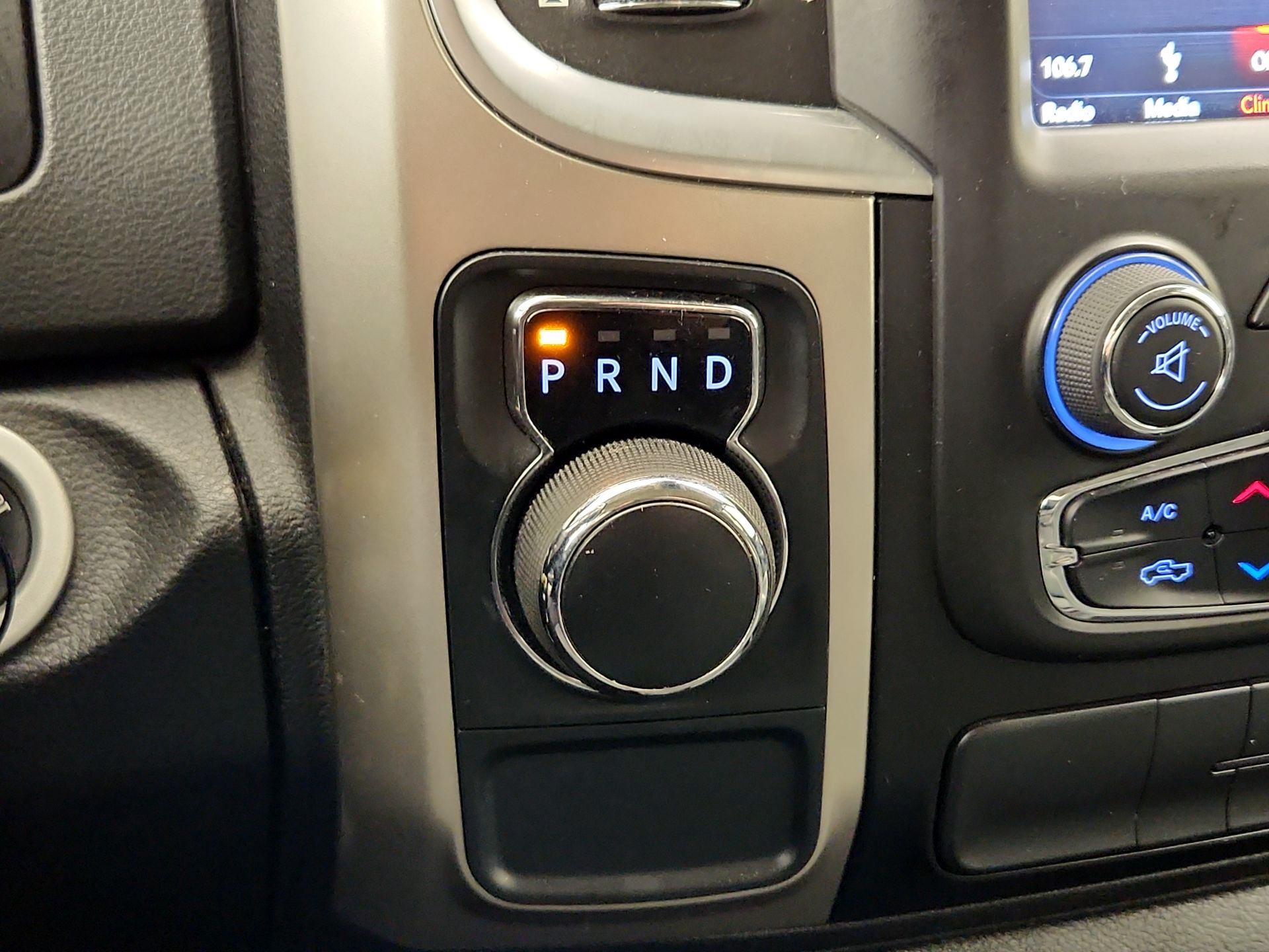 Thumbnail: 2019 RAM 1500 Classic - 17