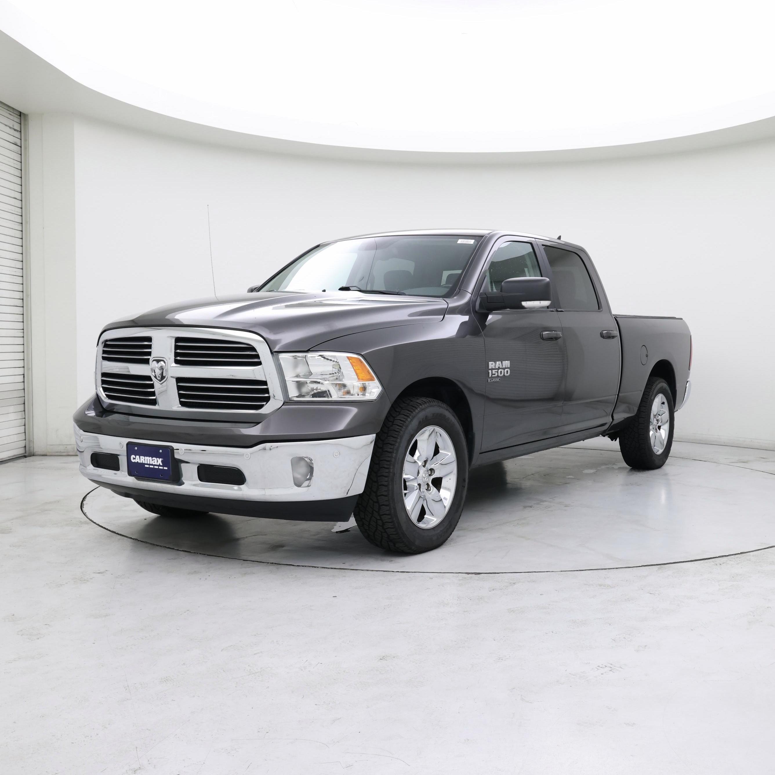 Thumbnail: 2019 RAM 1500 Classic - 4