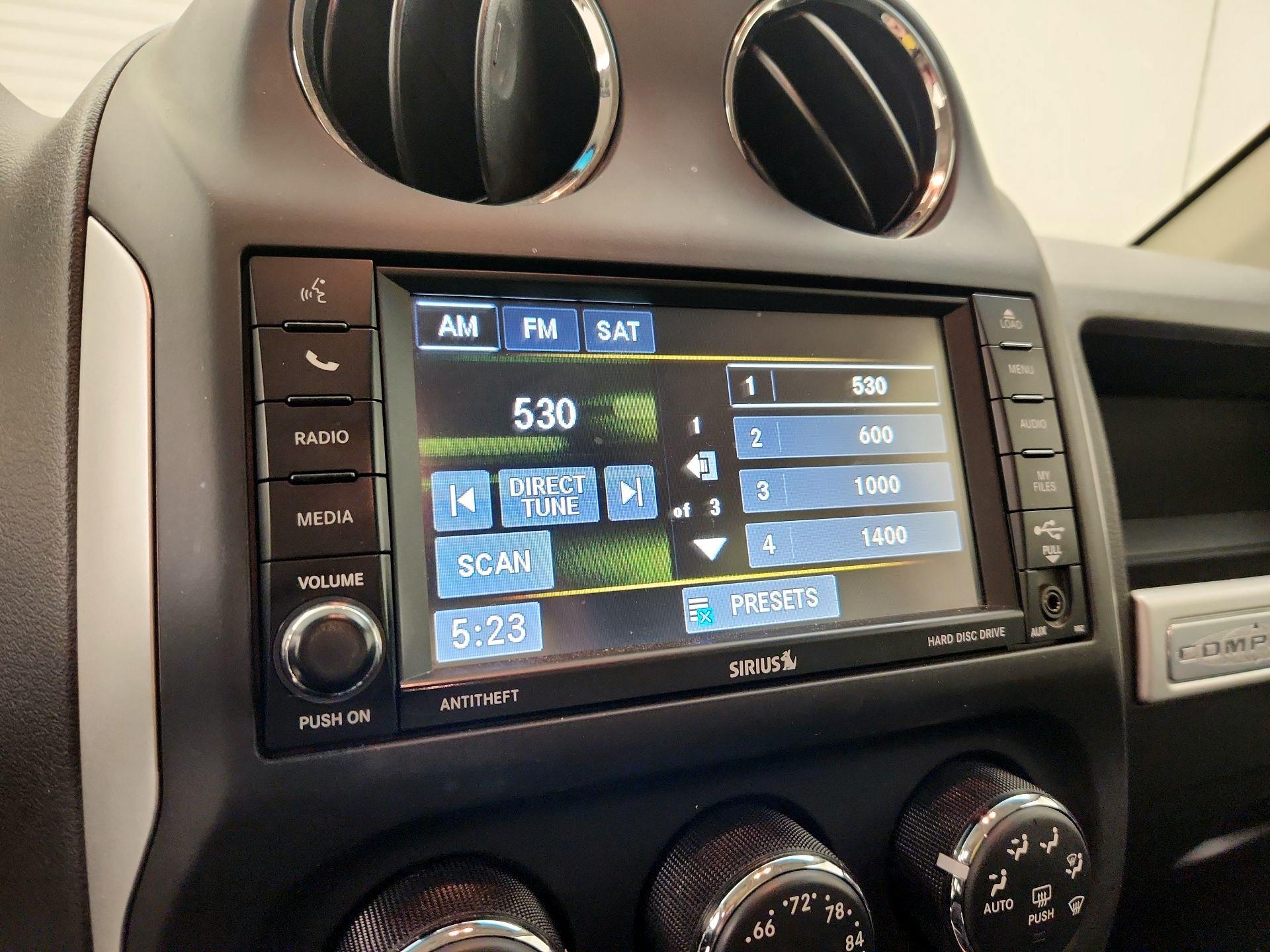 Thumbnail: 2014 Jeep Compass - 14