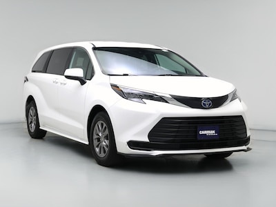2025 Toyota Sienna LE