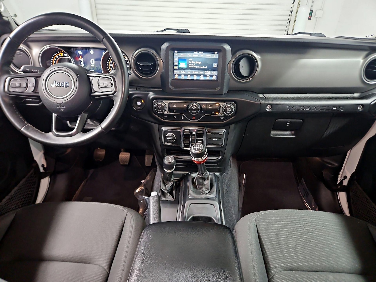 2022 Jeep Wrangler Unlimited Willys - Photo 10