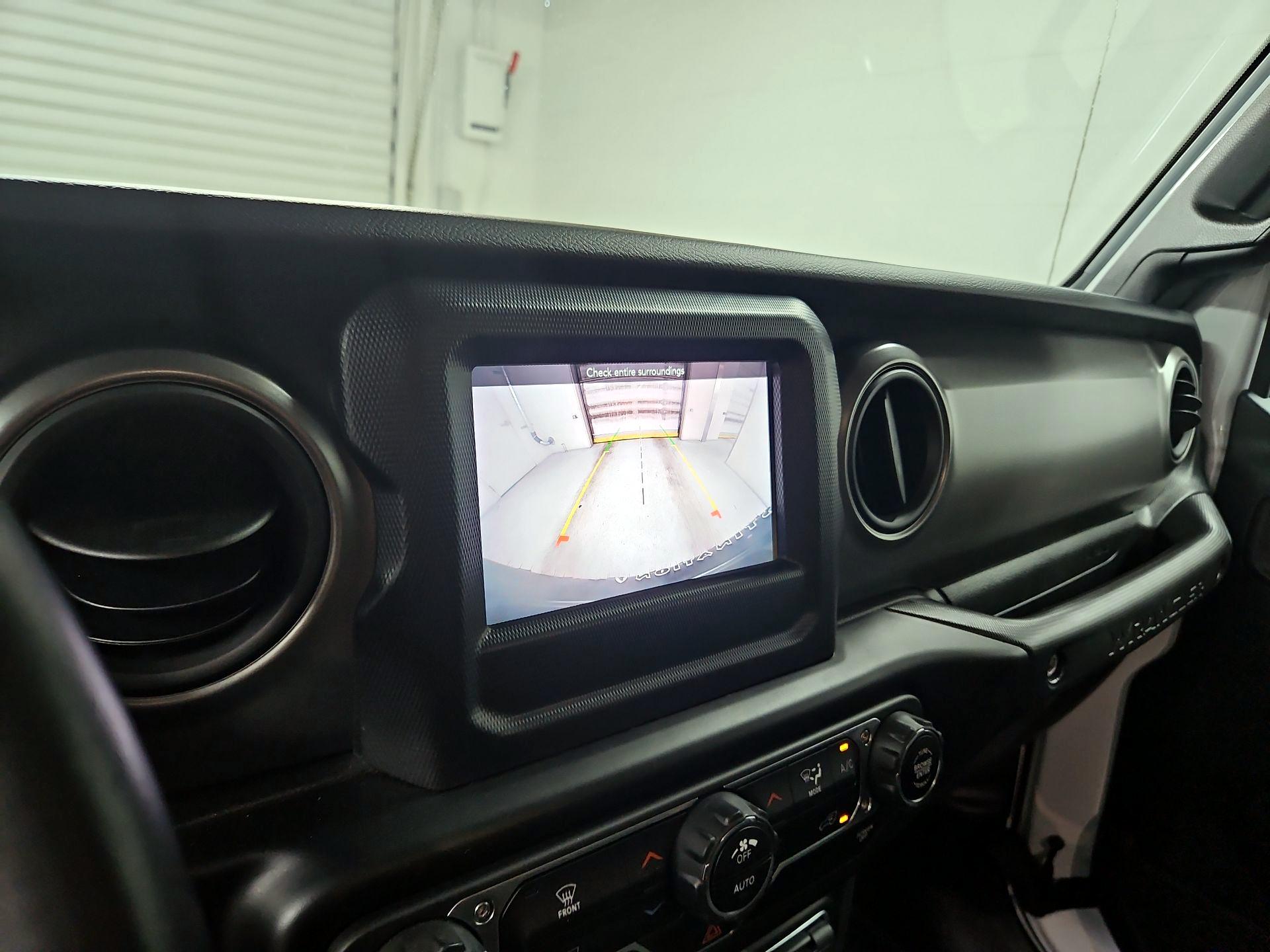 Thumbnail: 2022 Jeep Wrangler - 14