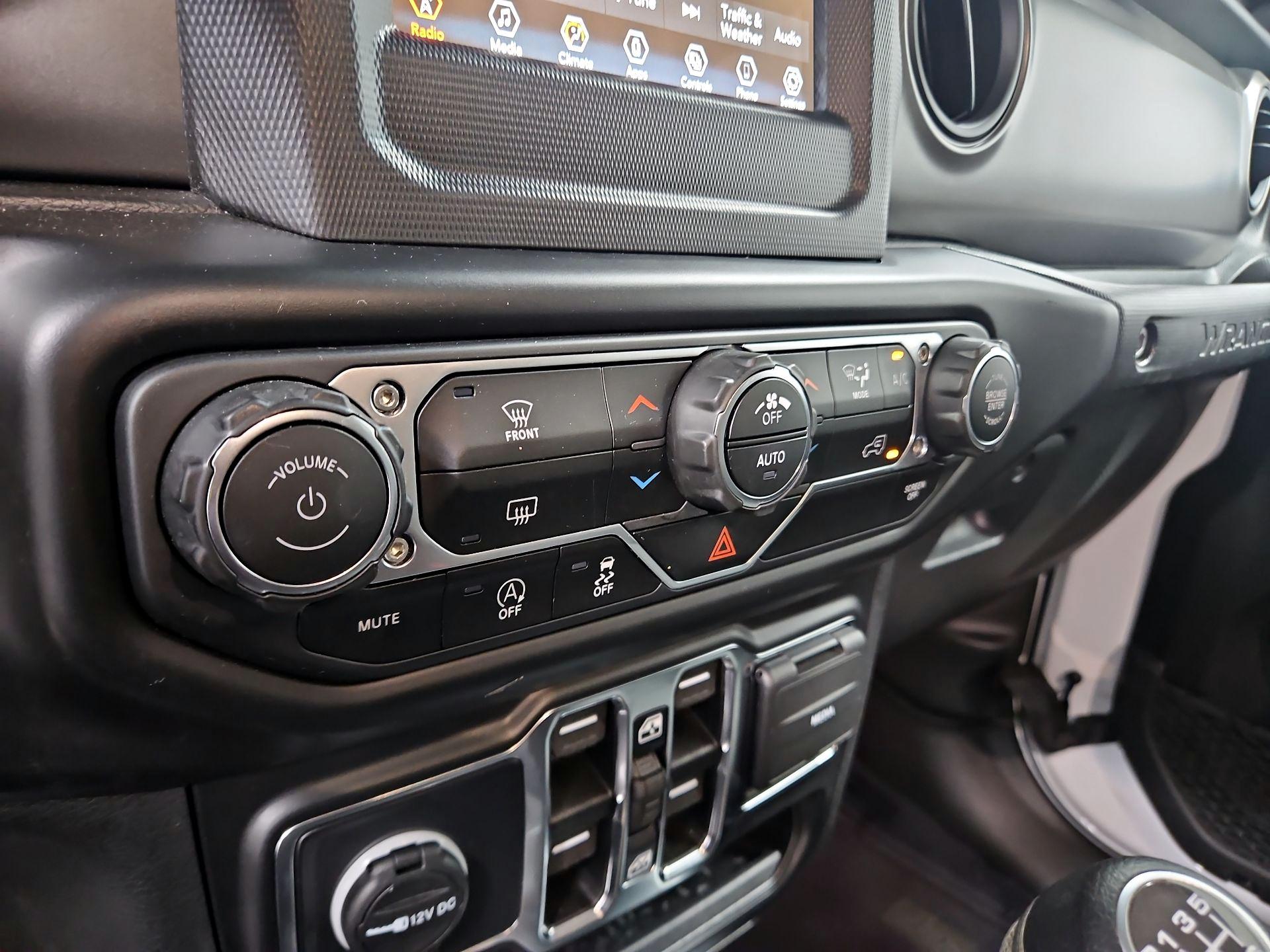 Thumbnail: 2022 Jeep Wrangler - 16