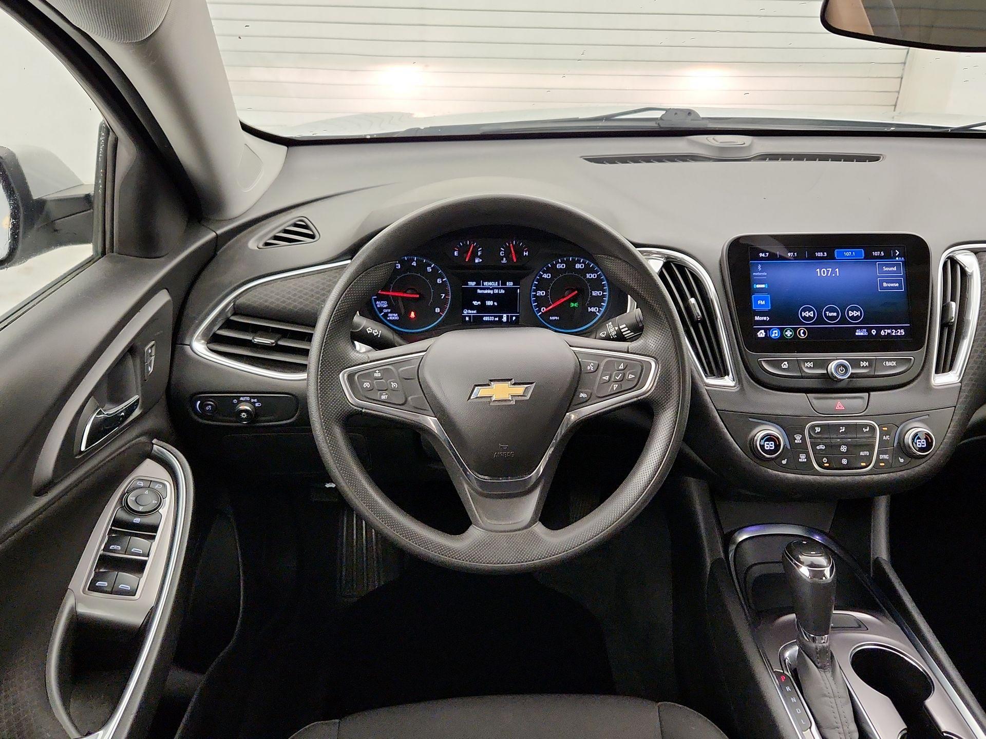 Thumbnail: 2019 Chevrolet Malibu - 10