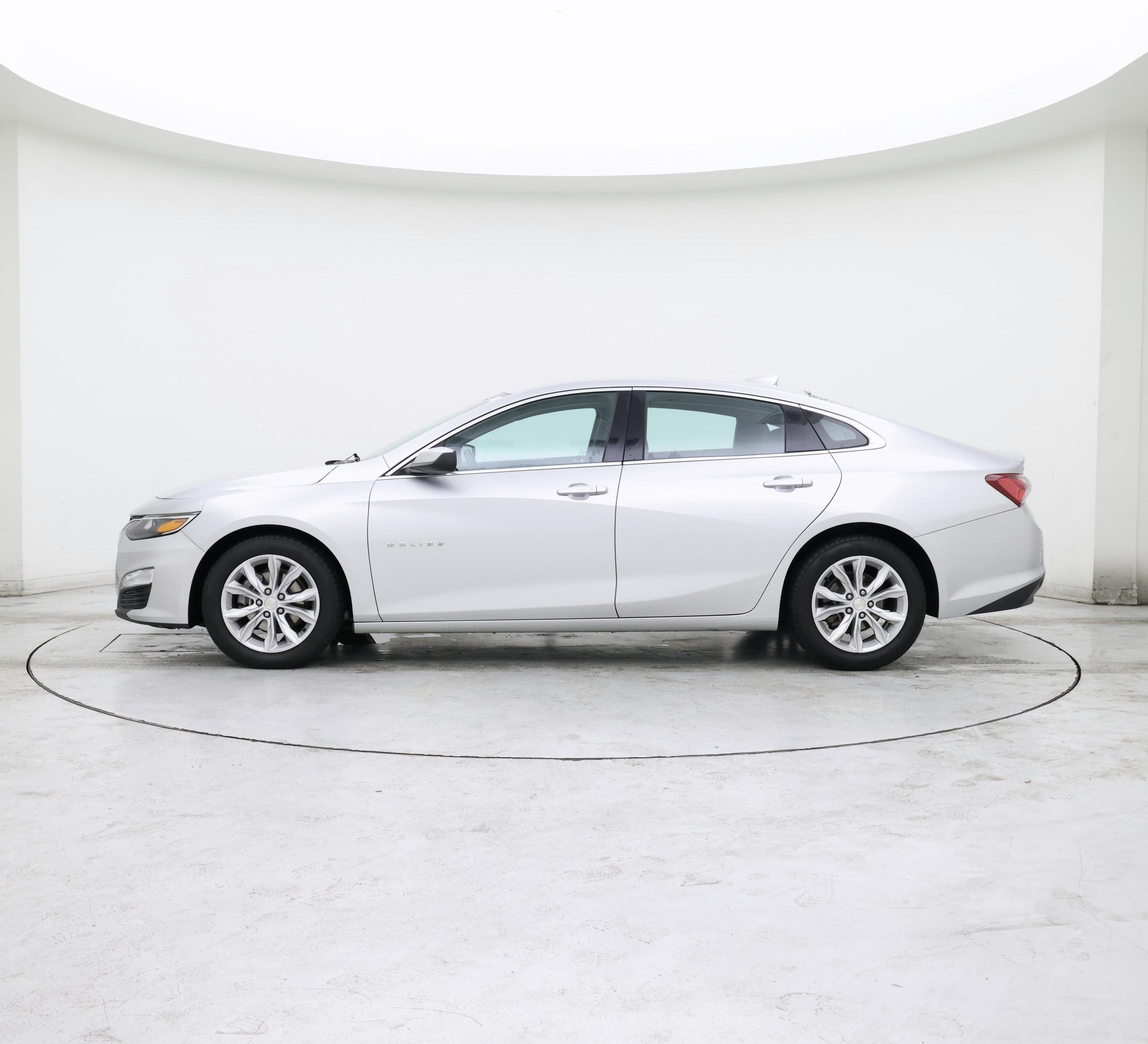 Thumbnail: 2019 Chevrolet Malibu - 3