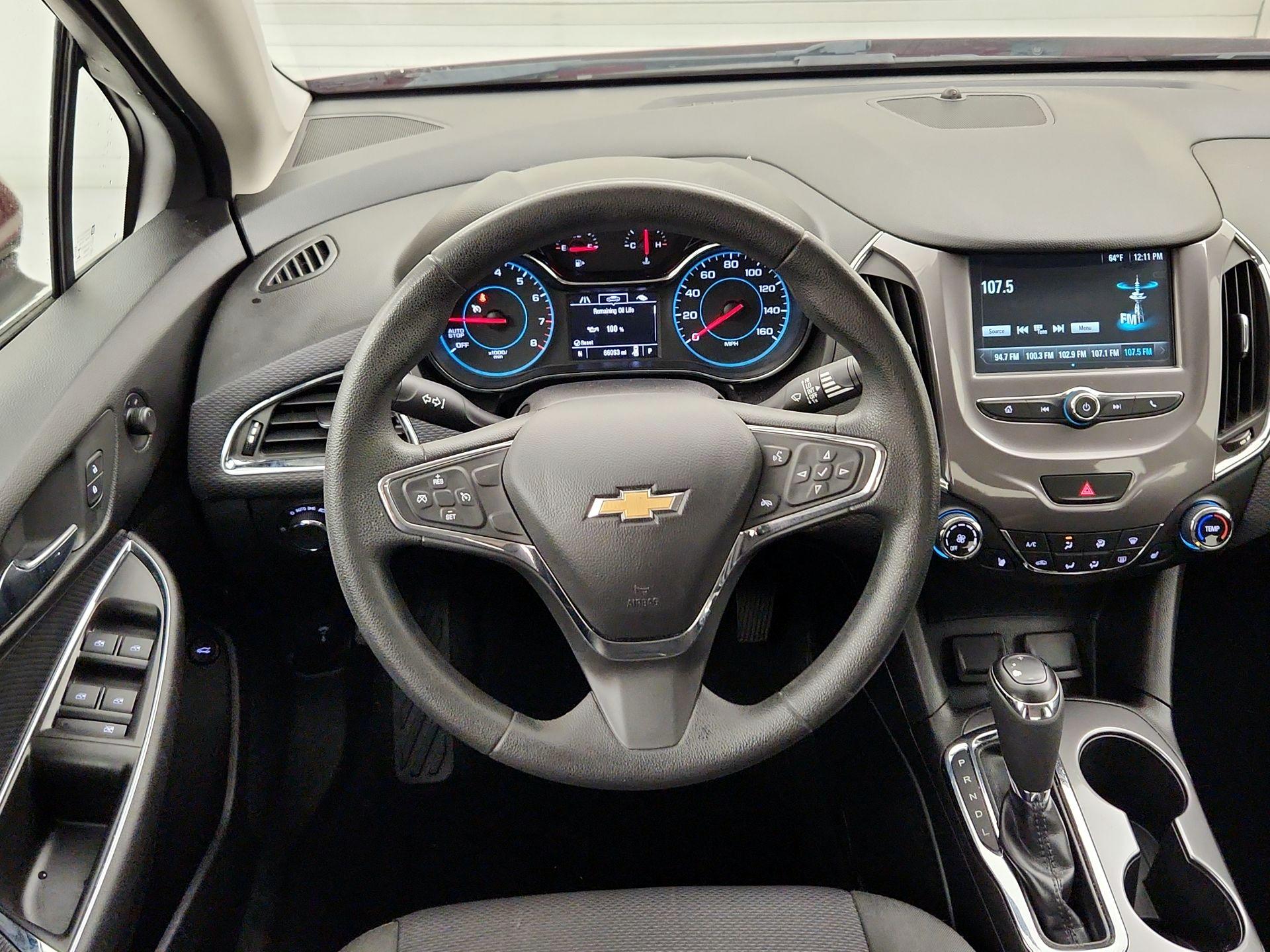Thumbnail: 2018 Chevrolet Cruze - 10