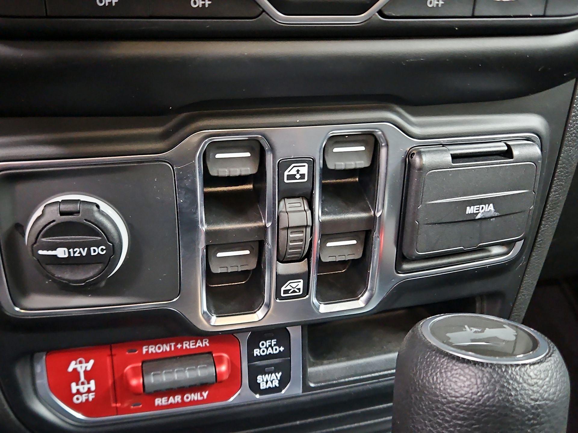 Thumbnail: 2023 Jeep Wrangler - 19