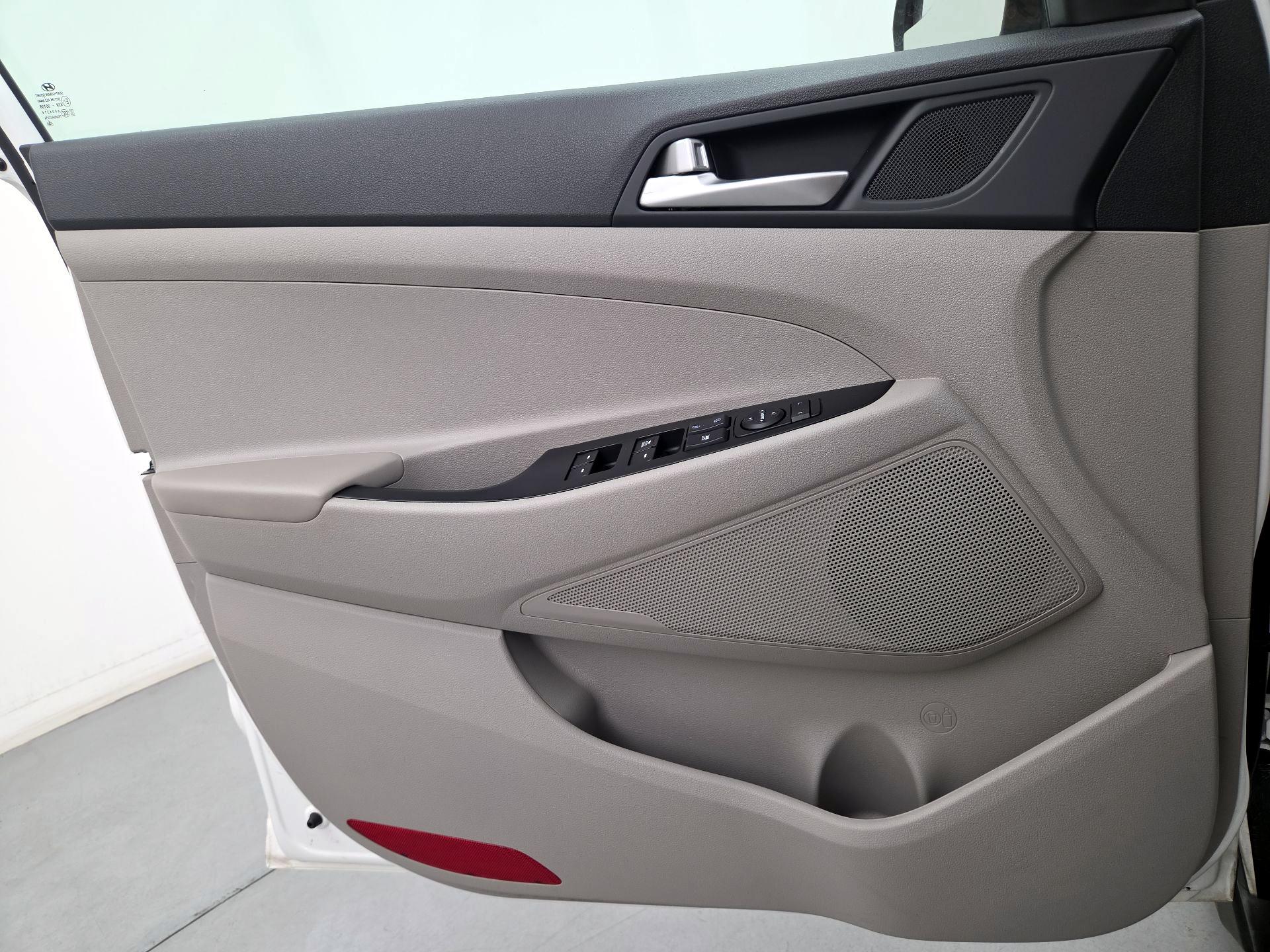 Thumbnail: 2020 Hyundai Tucson - 12