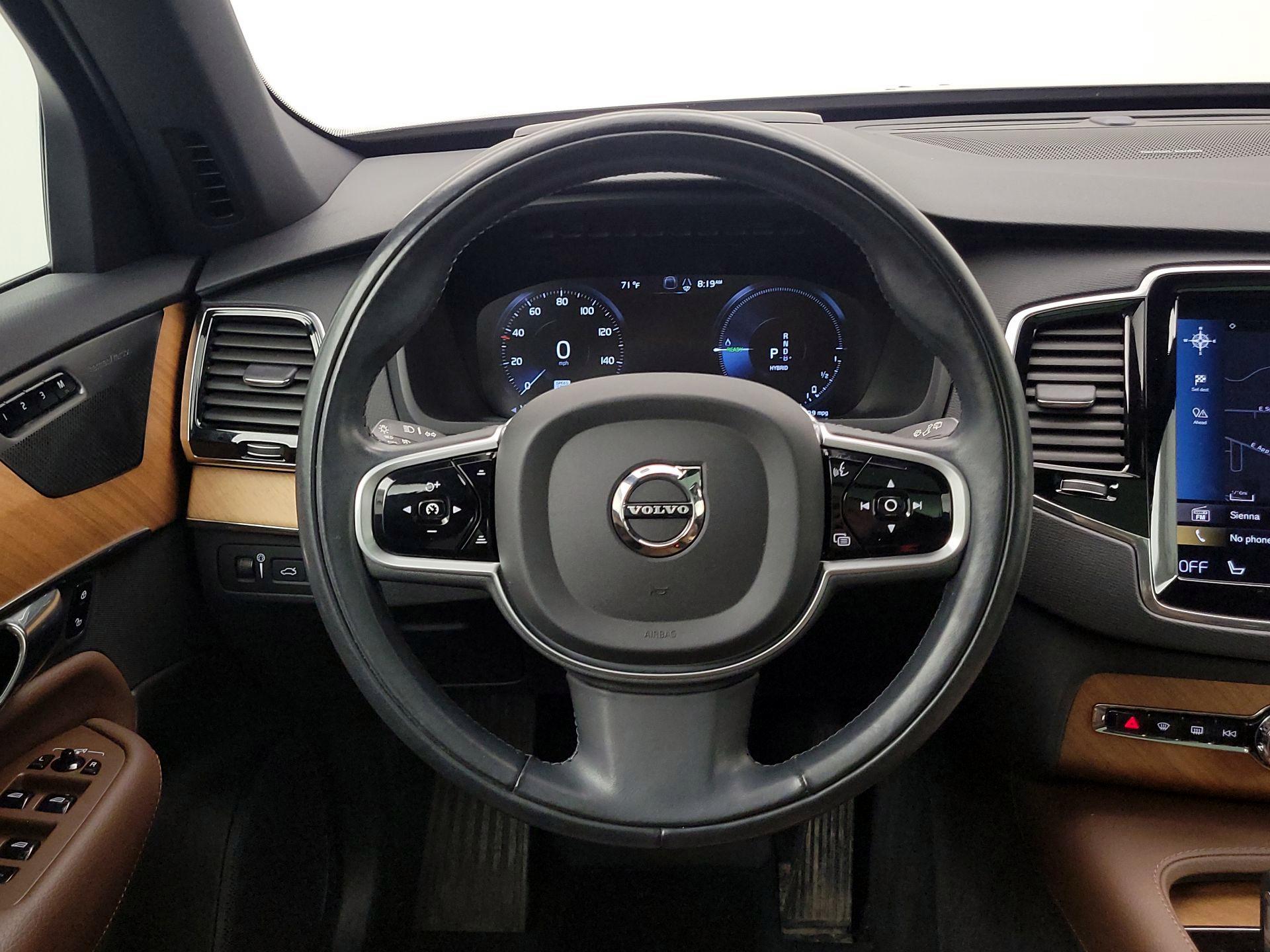 Thumbnail: 2021 Volvo XC90 - 10