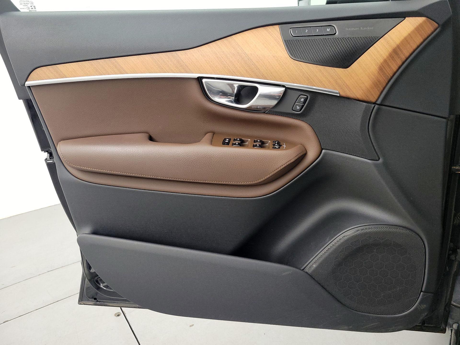 Thumbnail: 2021 Volvo XC90 - 12