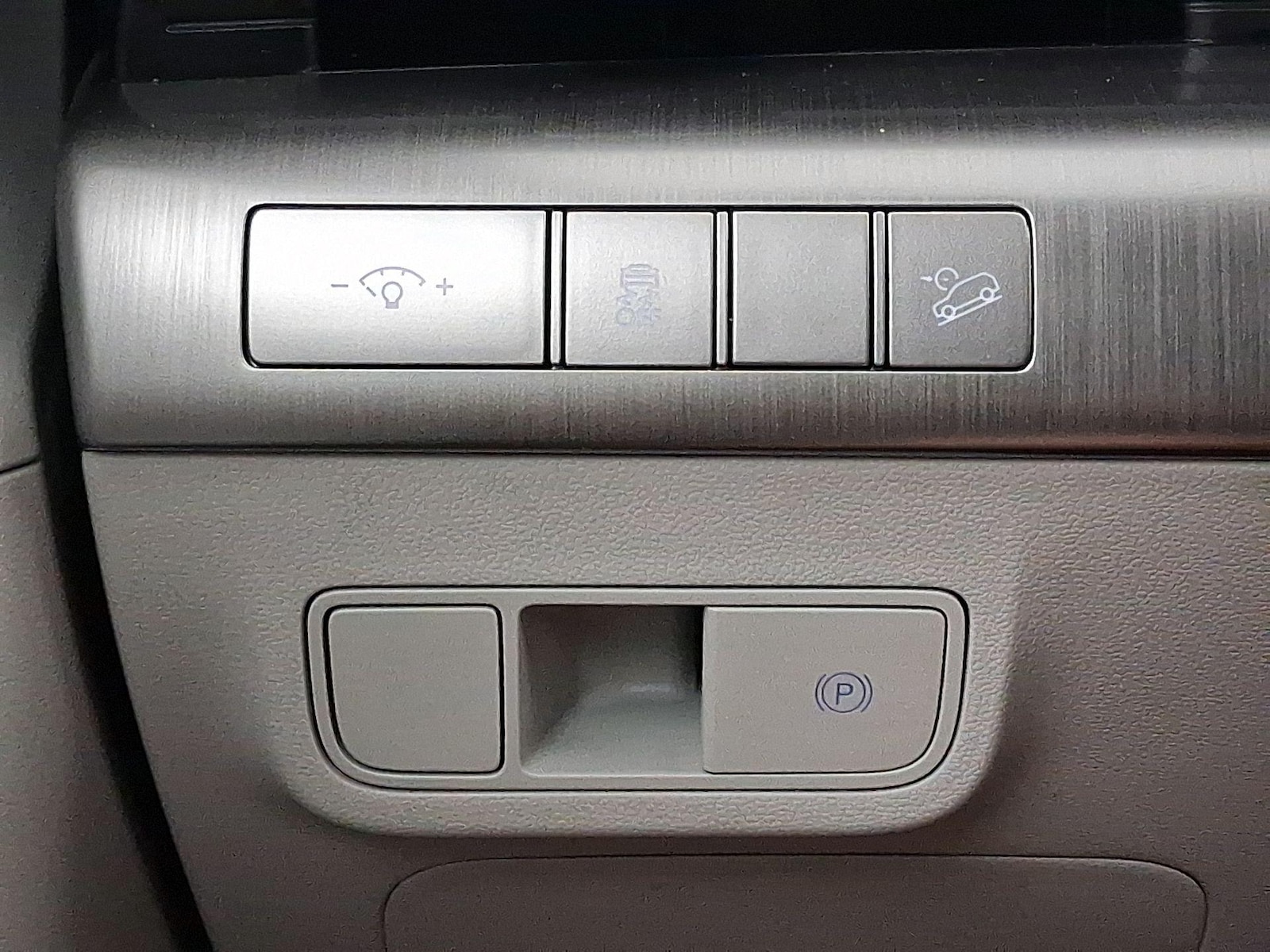 2025 Hyundai Kona SEL - Photo 14