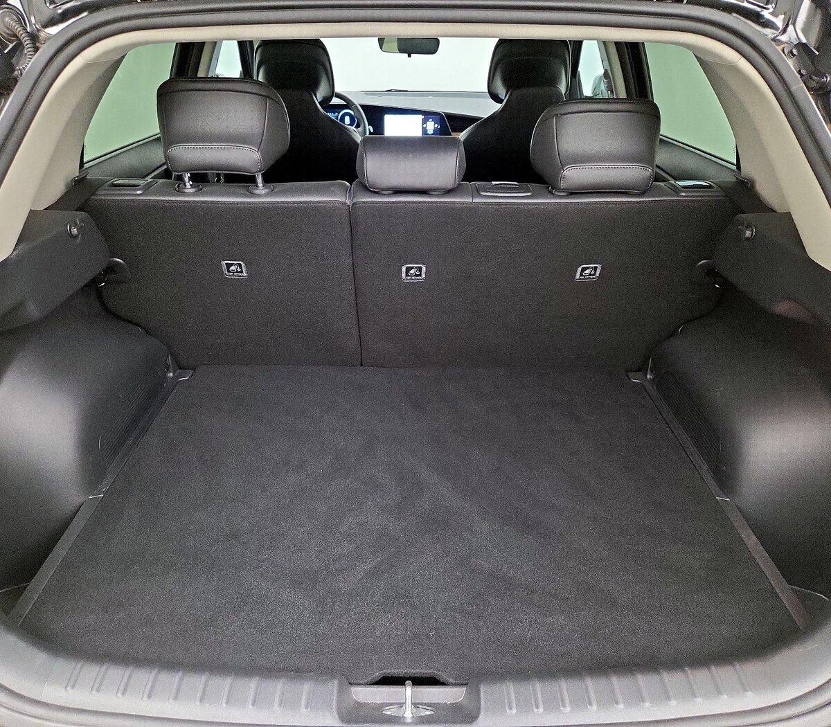 Trunk/Cargo (Seats Up)