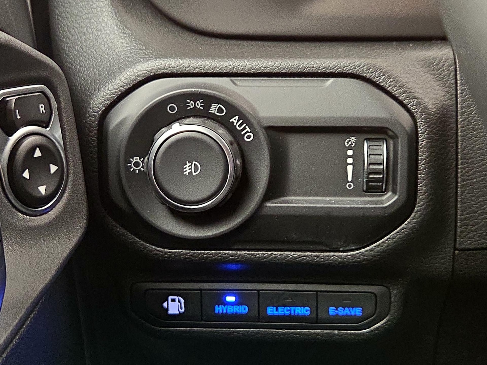 2023 Jeep Wrangler 4xe Willys 4XE - Photo 14