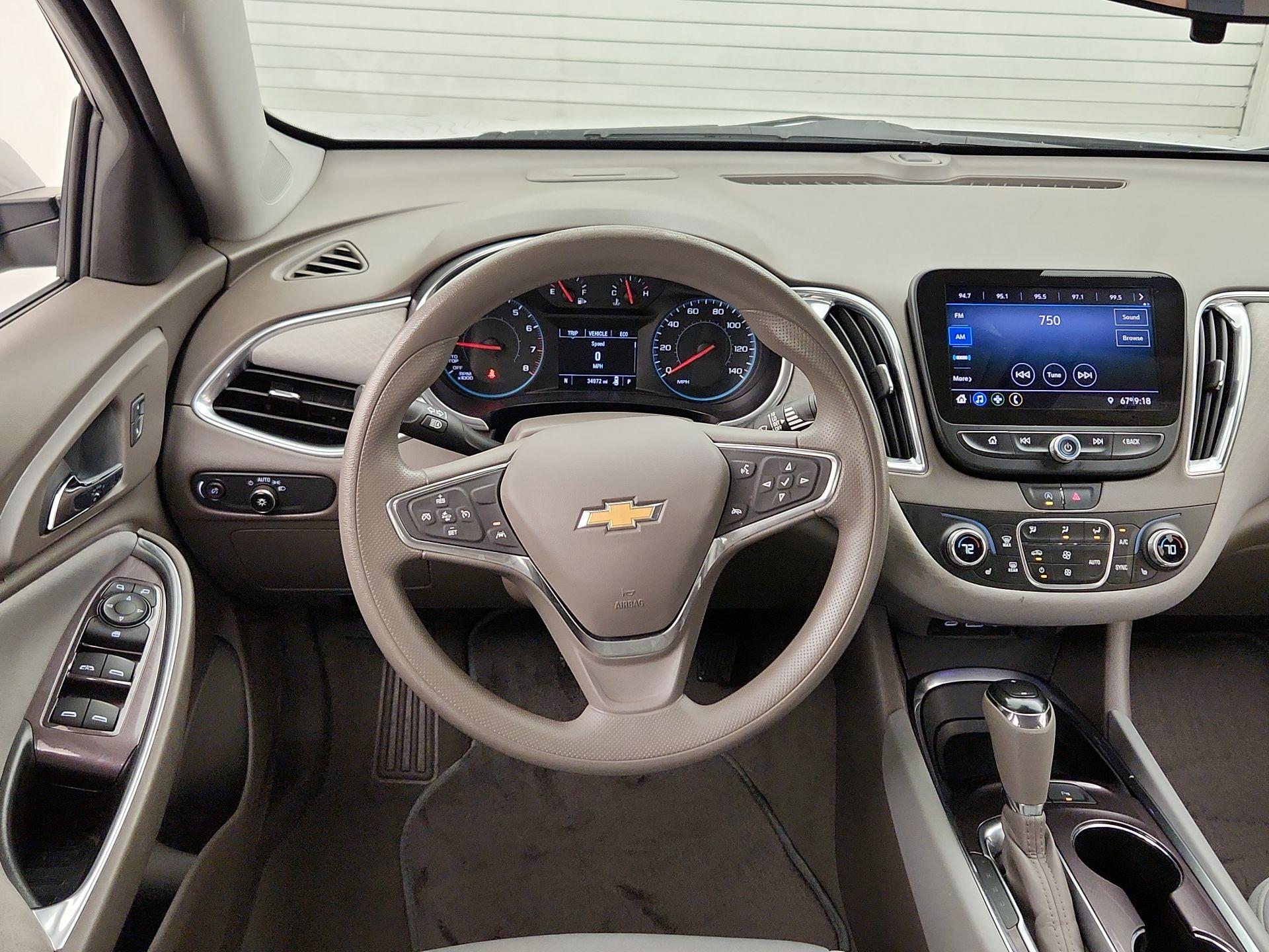 Thumbnail: 2020 Chevrolet Malibu - 10