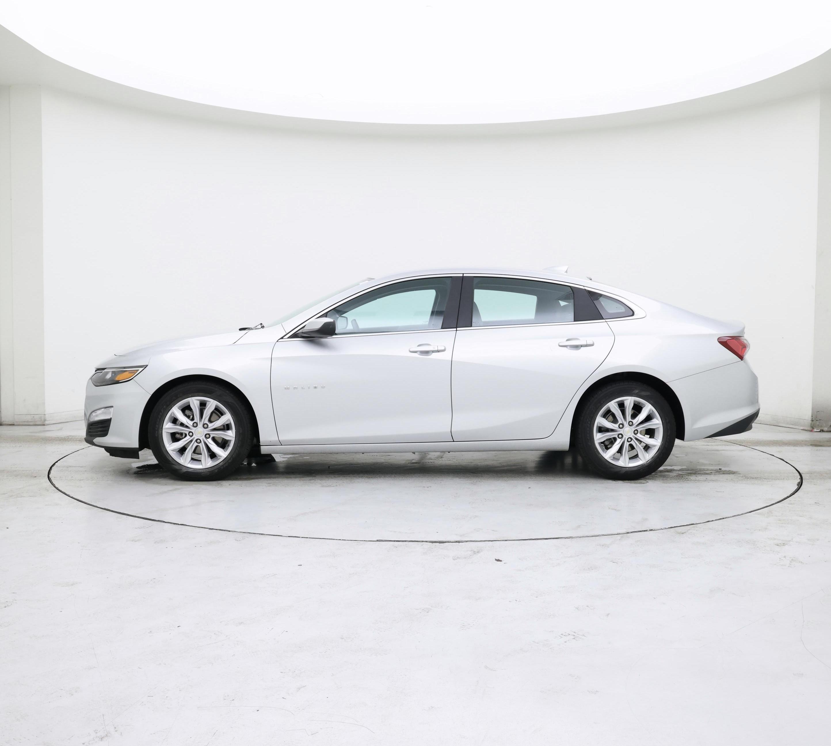 Thumbnail: 2020 Chevrolet Malibu - 3