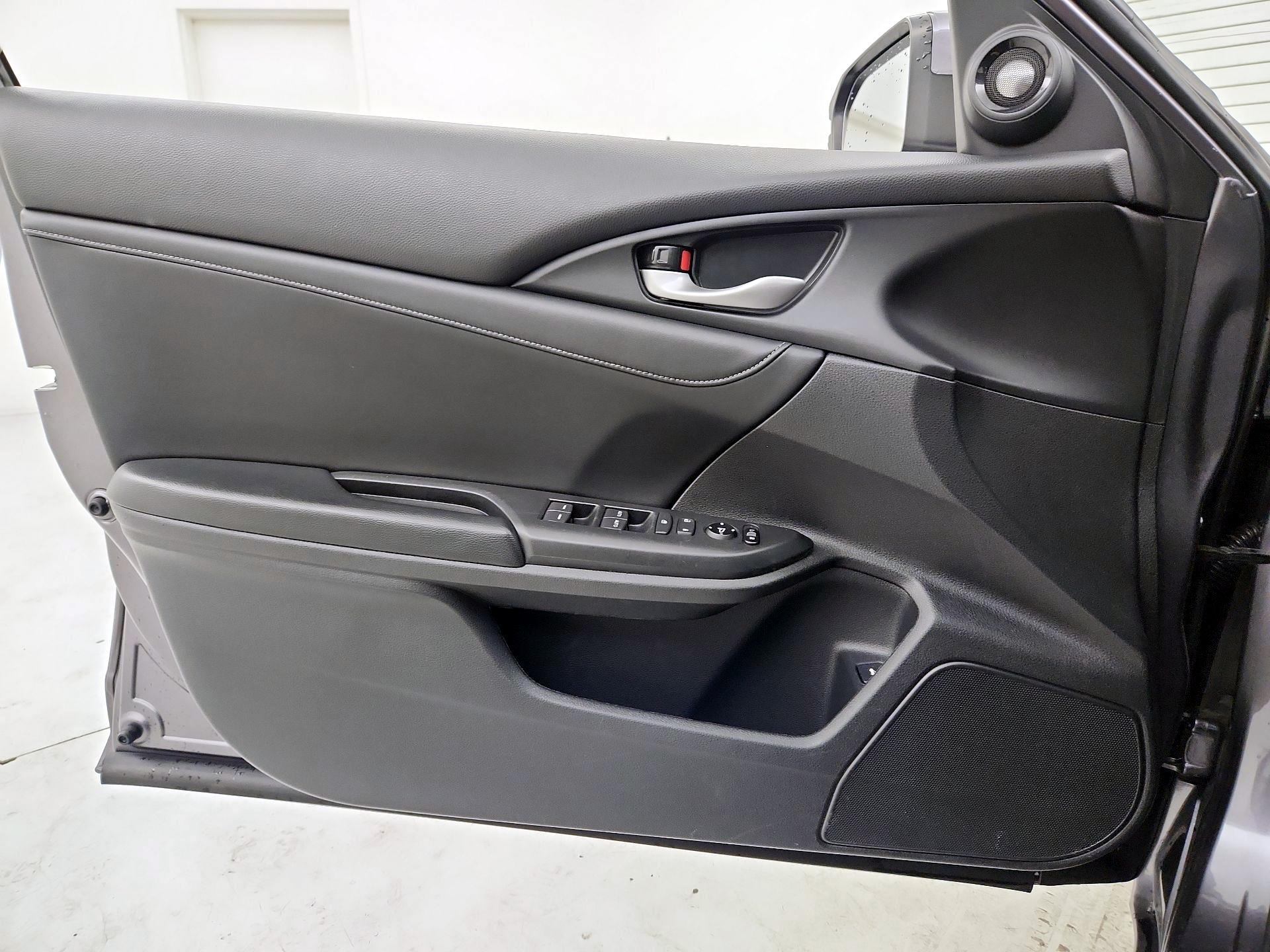 Thumbnail: 2020 Honda Insight - 12