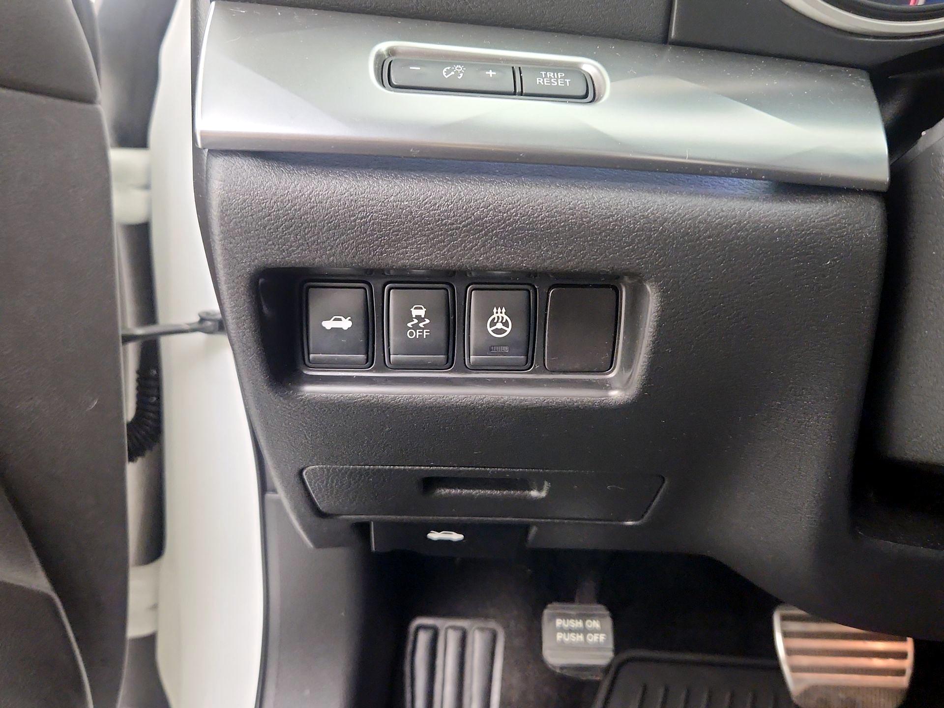 Thumbnail: 2016 Nissan Maxima - 13
