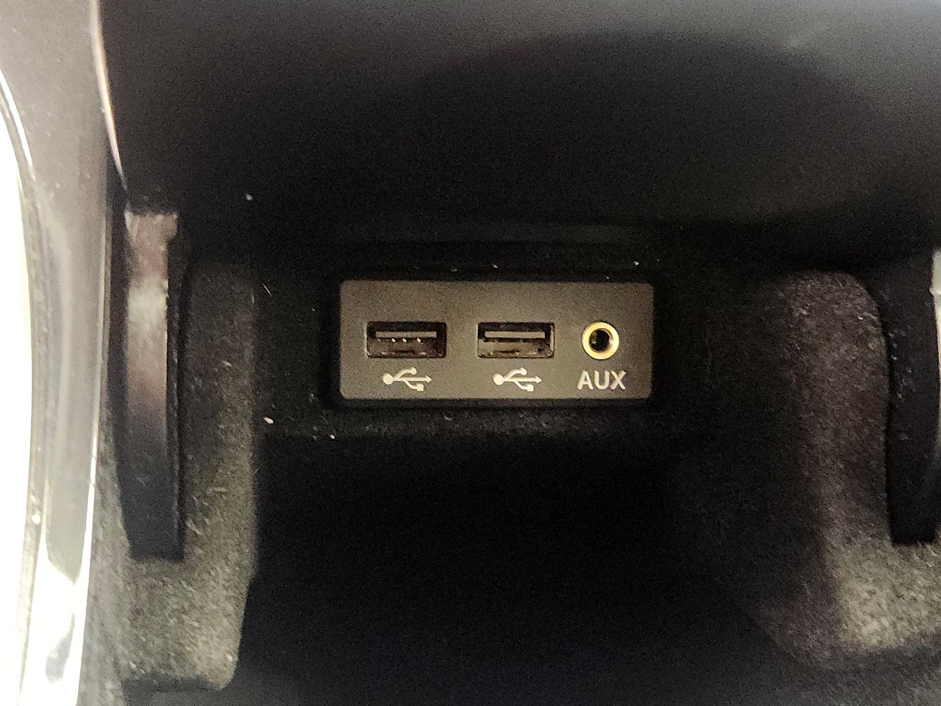 Thumbnail: 2016 Nissan Maxima - 19