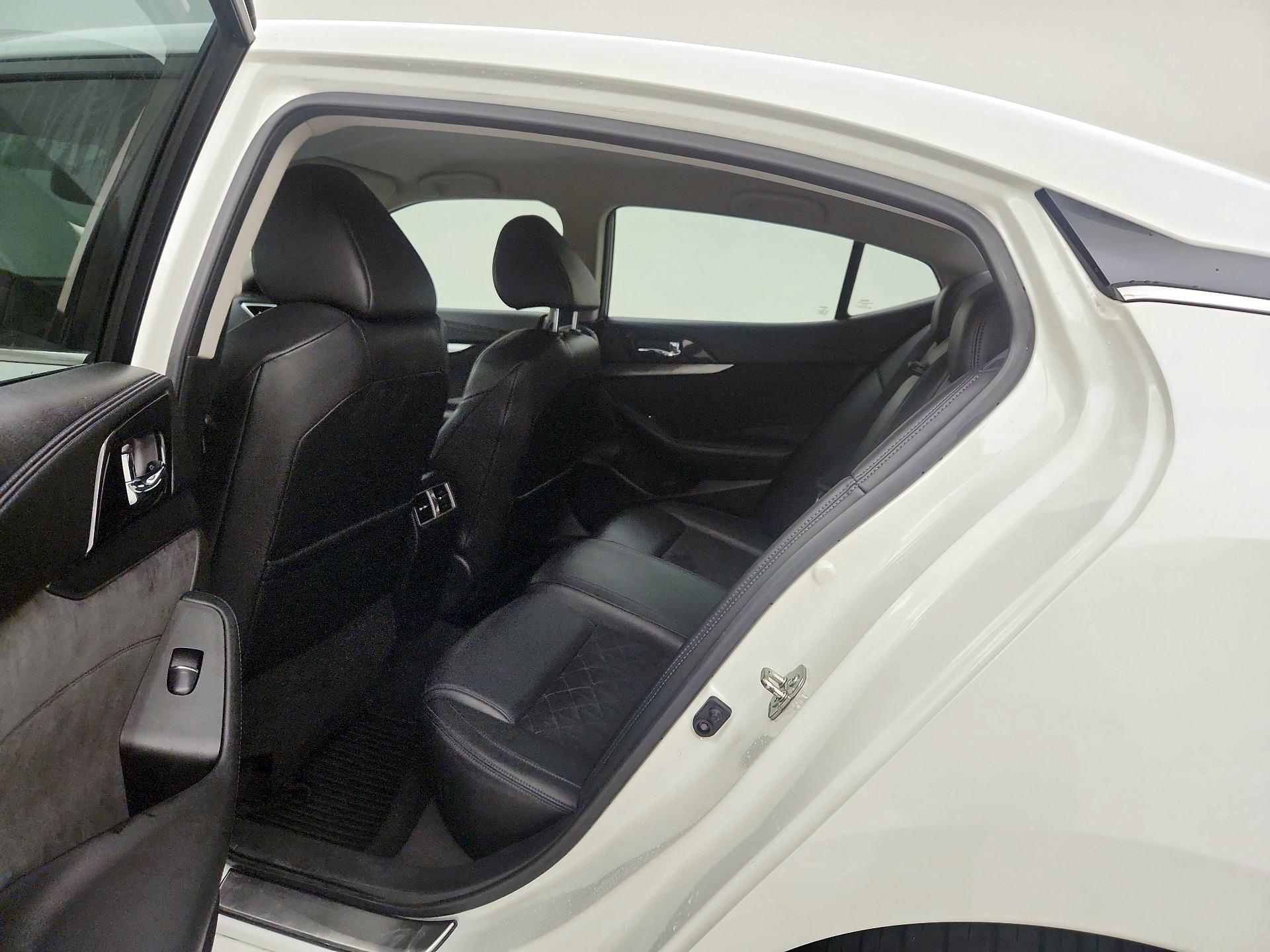 Thumbnail: 2016 Nissan Maxima - 20