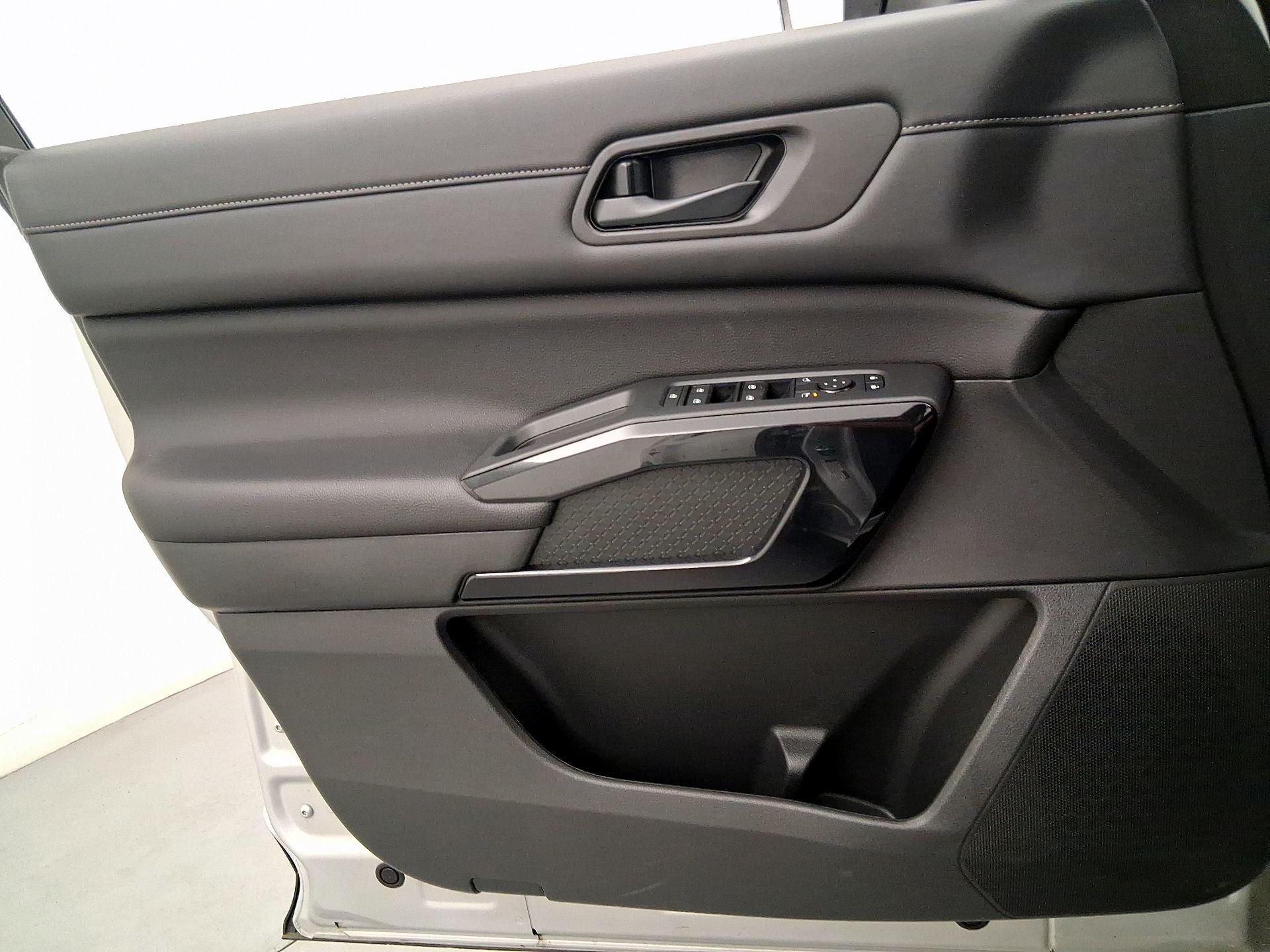 Thumbnail: 2025 Nissan Pathfinder - 12
