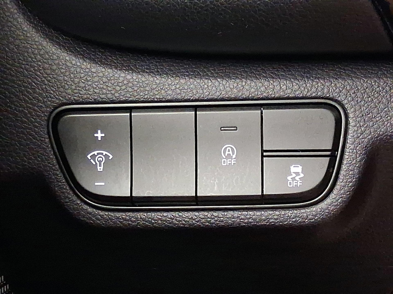 2025 Kia Seltos S - Photo 14