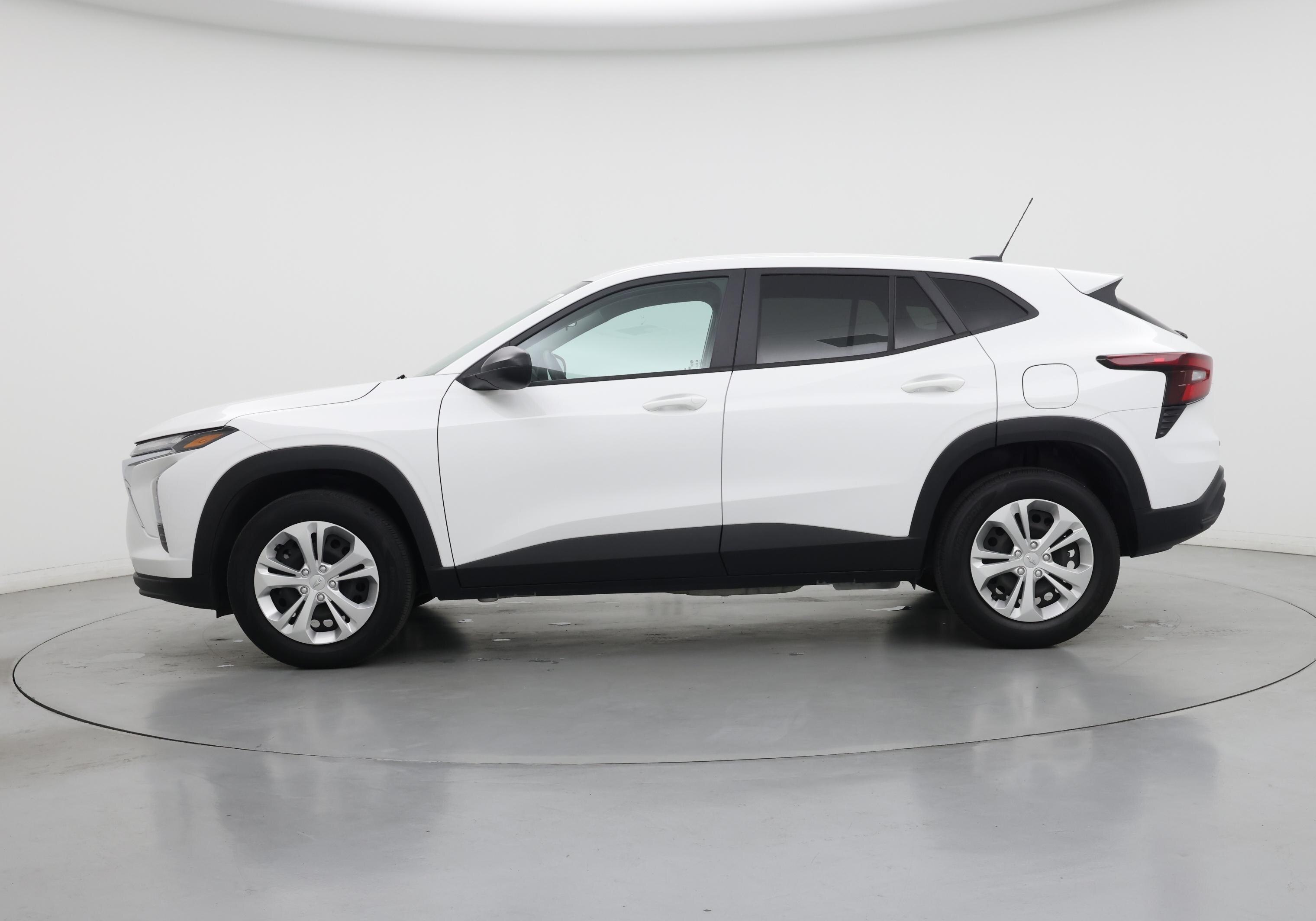Thumbnail: 2024 Chevrolet Trax - 3