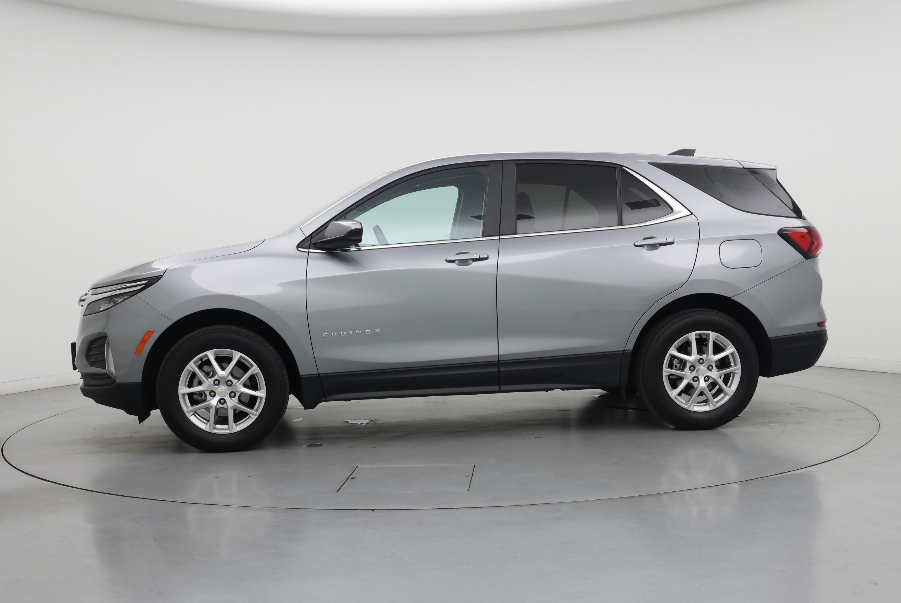 Thumbnail: 2023 Chevrolet Equinox - 3