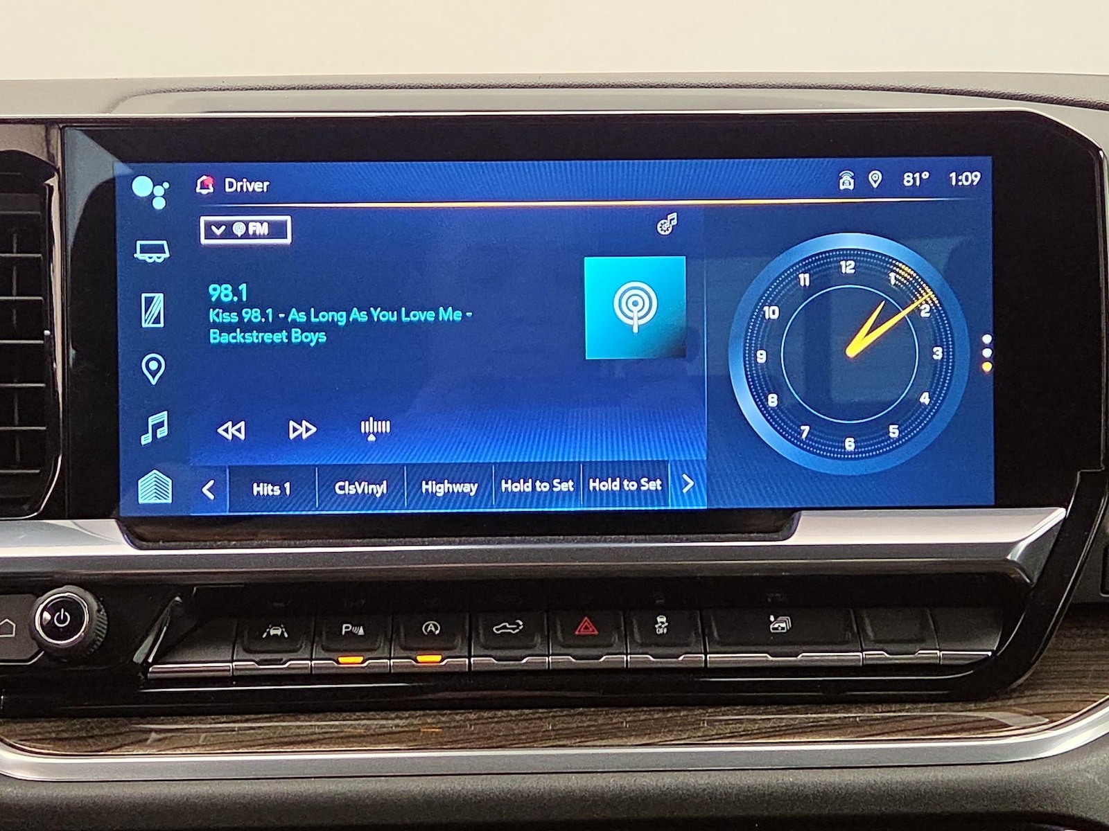 2023 Chevrolet Silverado 1500 LT - Photo 17