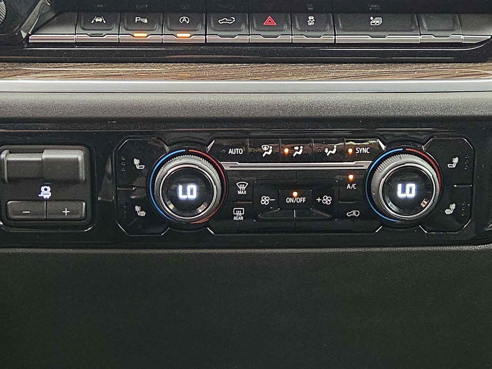2023 Chevrolet Silverado 1500 LT - Photo 18