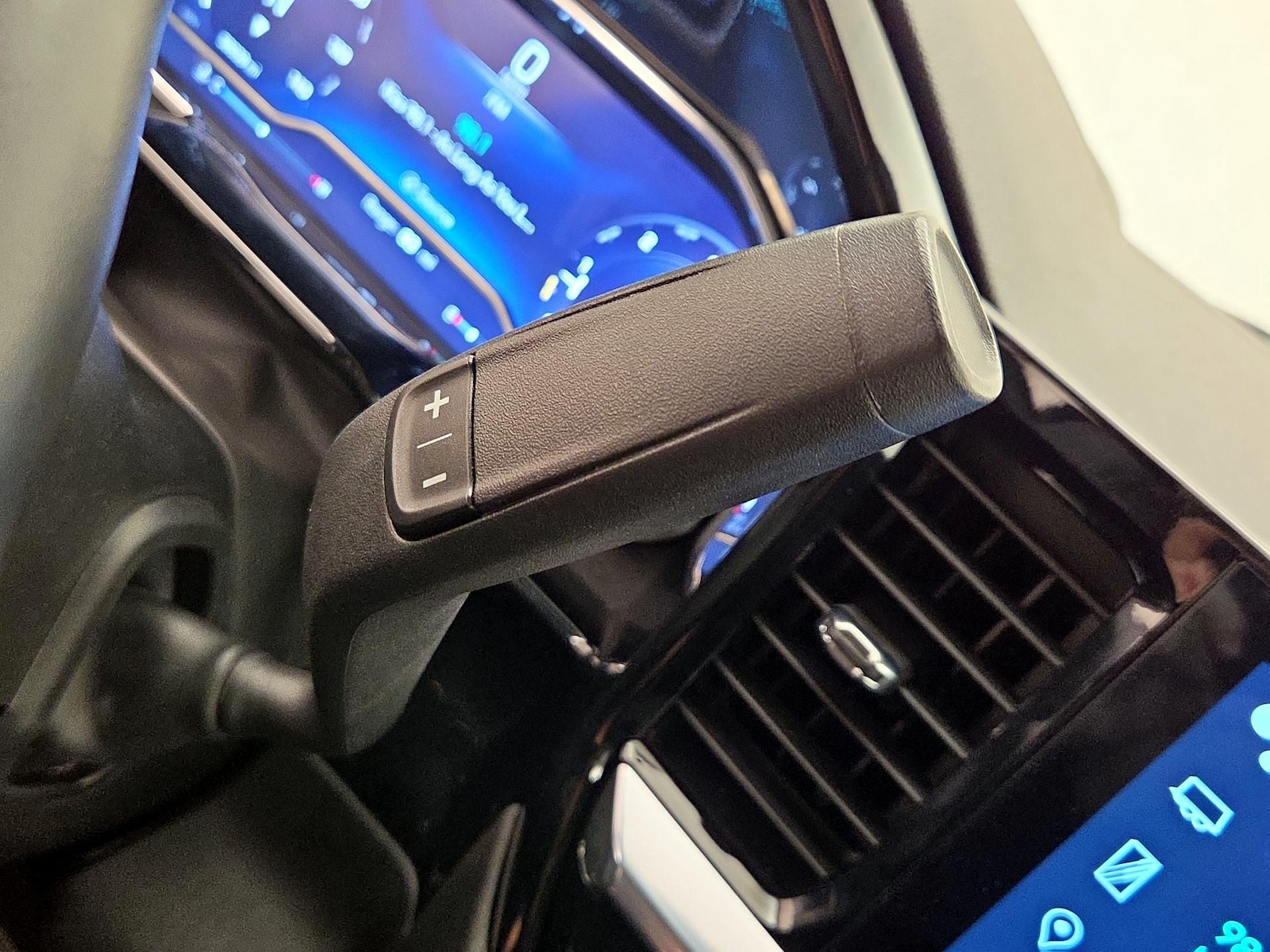 2023 Chevrolet Silverado 1500 LT - Photo 19