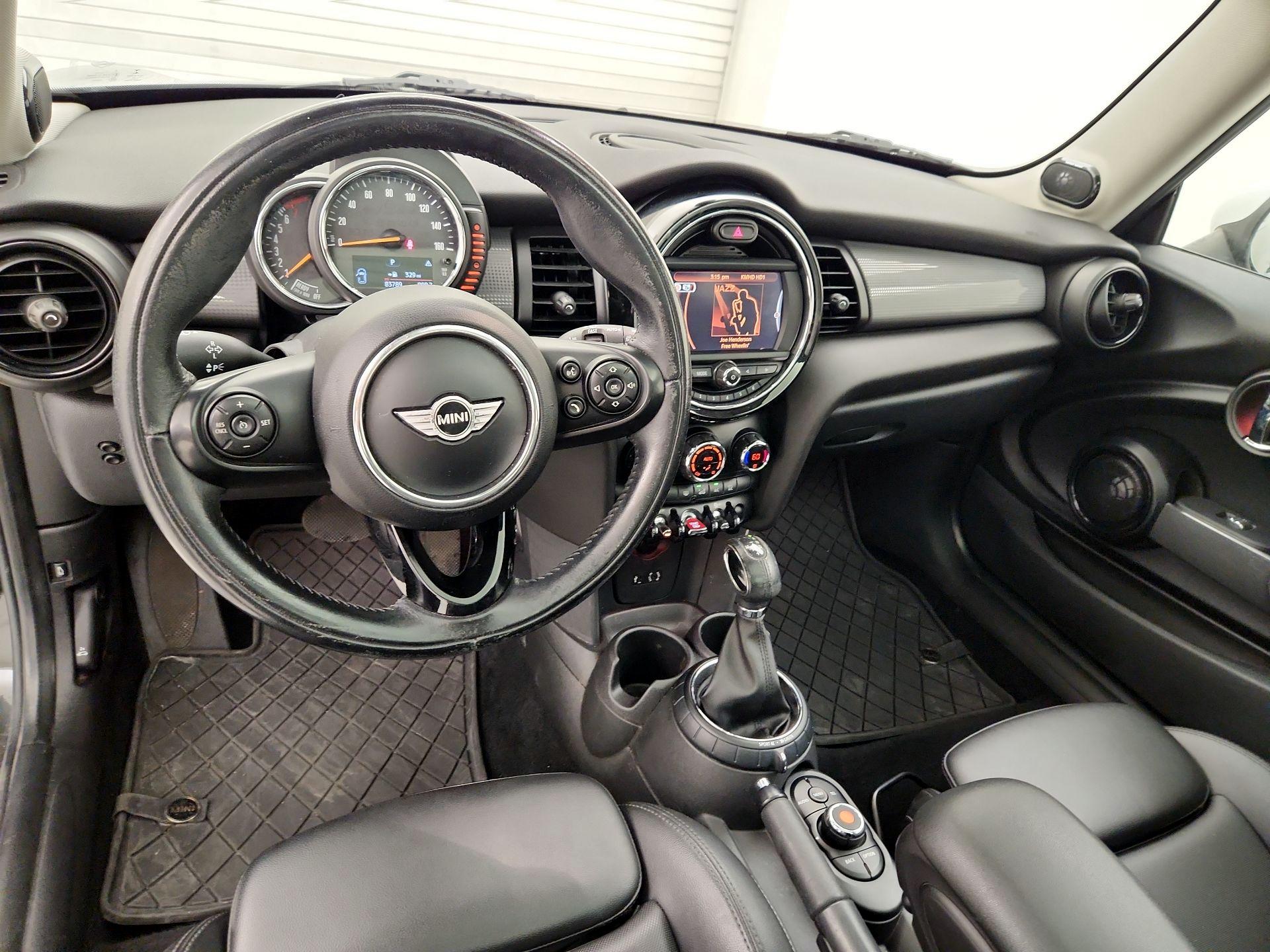Thumbnail: 2016 MINI Cooper Hardtop - 9