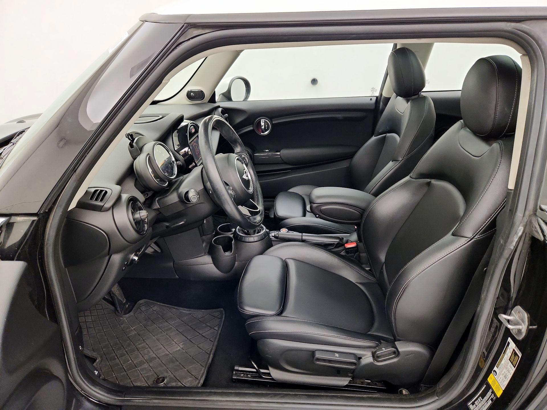 Thumbnail: 2016 MINI Cooper Hardtop - 11