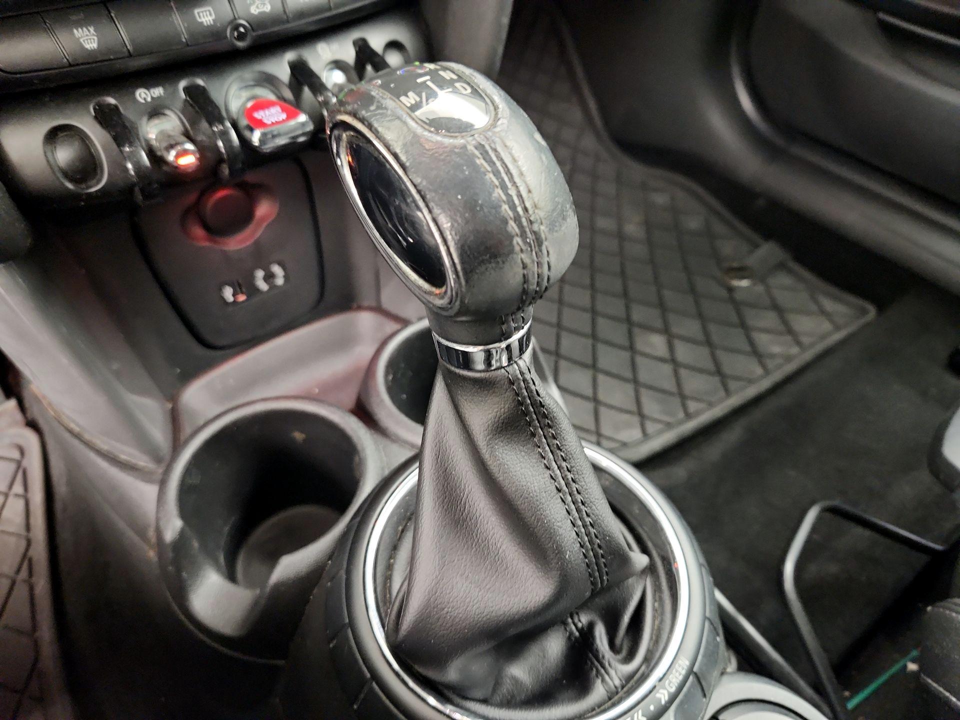 Thumbnail: 2016 MINI Cooper Hardtop - 16