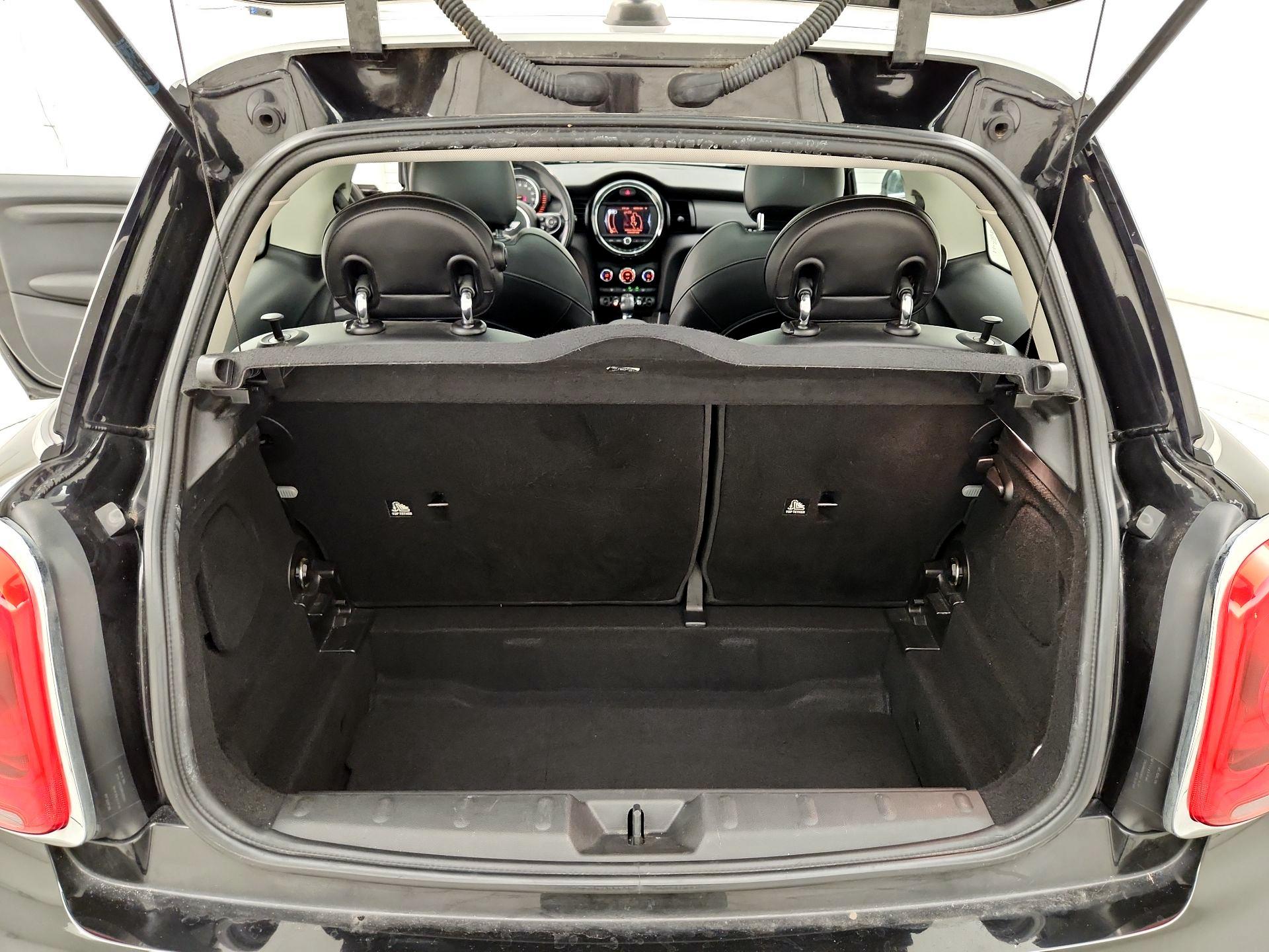 Thumbnail: 2016 MINI Cooper Hardtop - 20