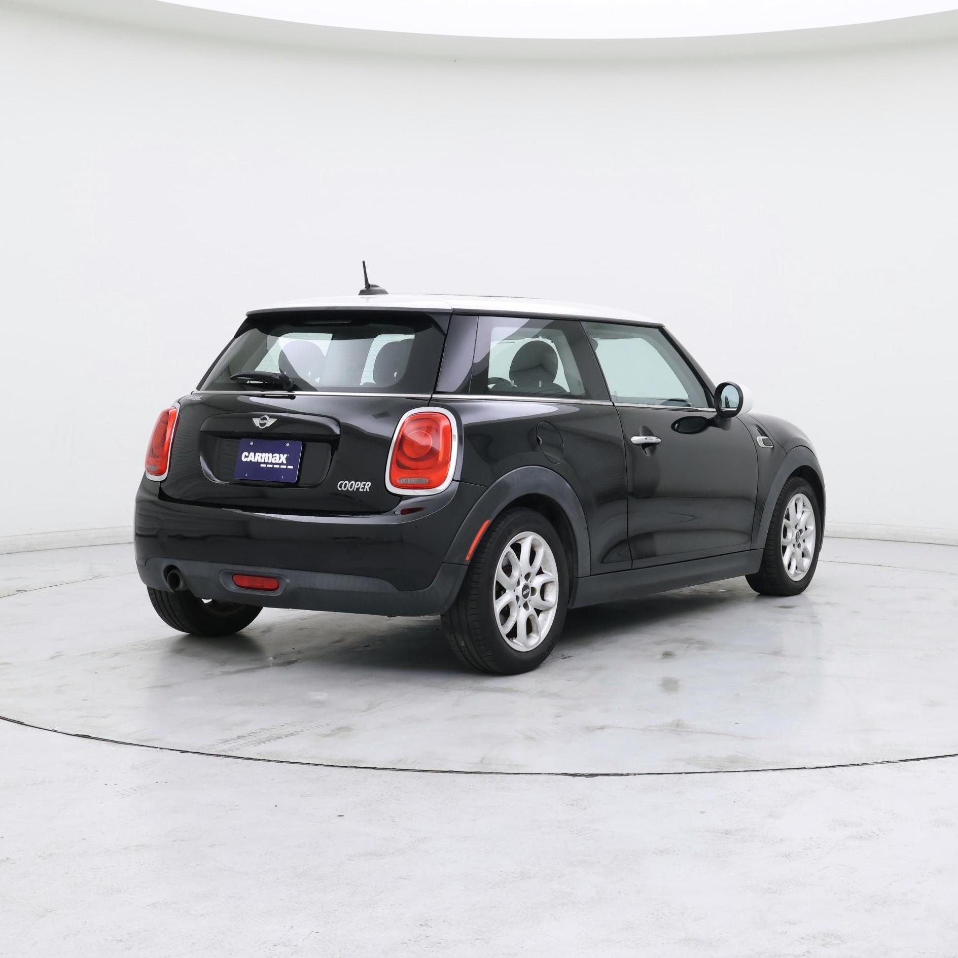 Thumbnail: 2016 MINI Cooper Hardtop - 8
