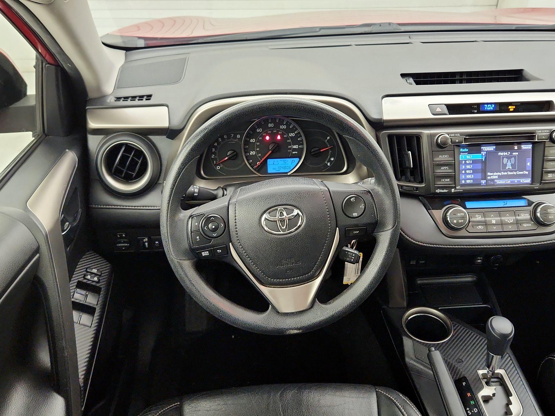 Thumbnail: 2015 Toyota RAV4 - 10