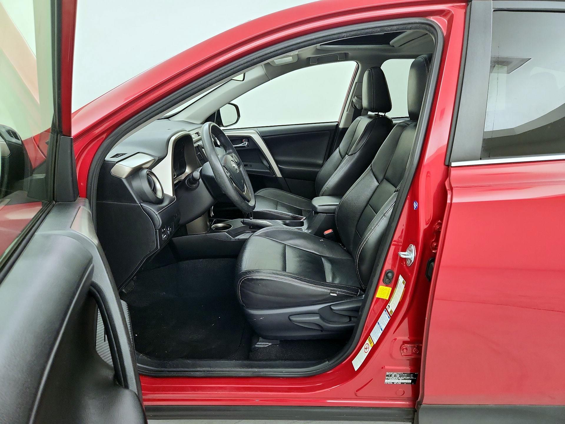 Thumbnail: 2015 Toyota RAV4 - 11