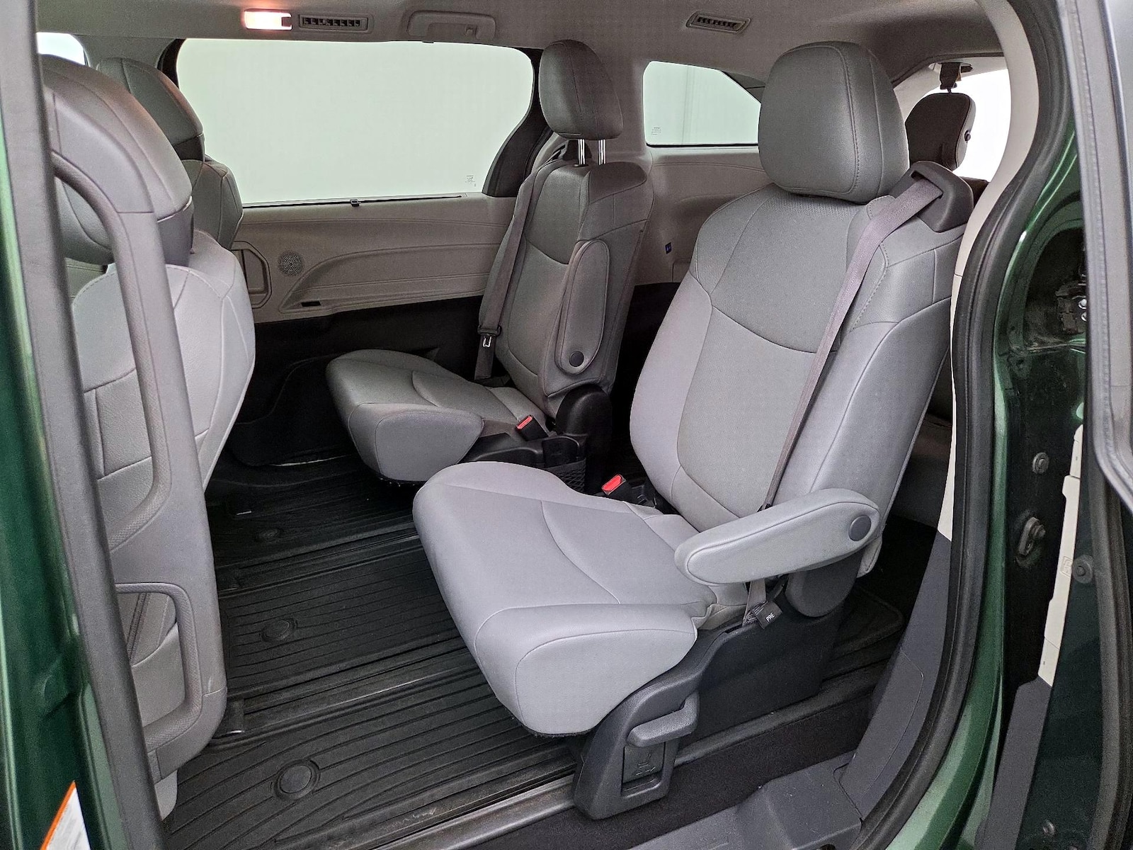 2022 Toyota Sienna XLE - Photo 22