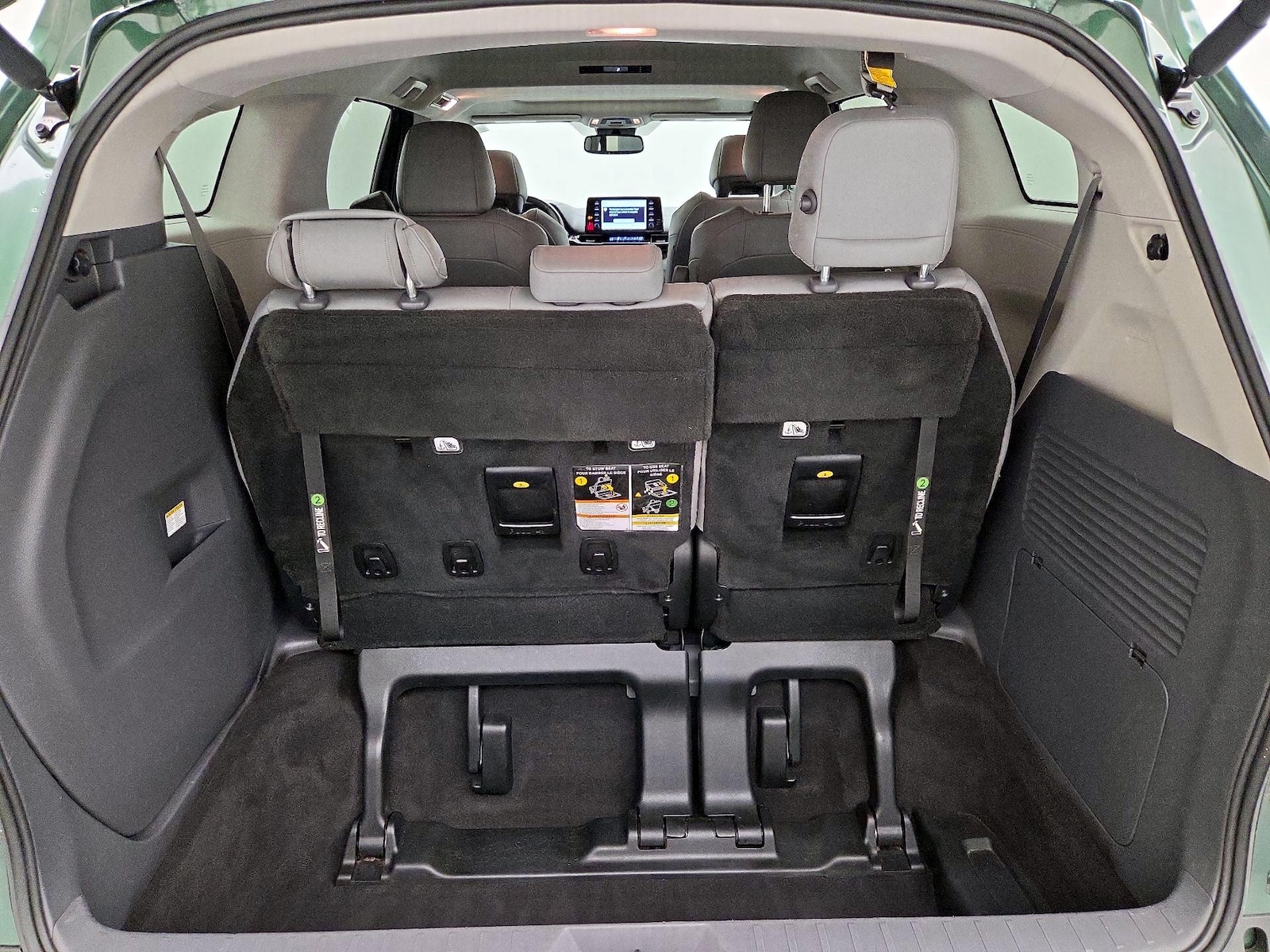 2022 Toyota Sienna XLE - Photo 24