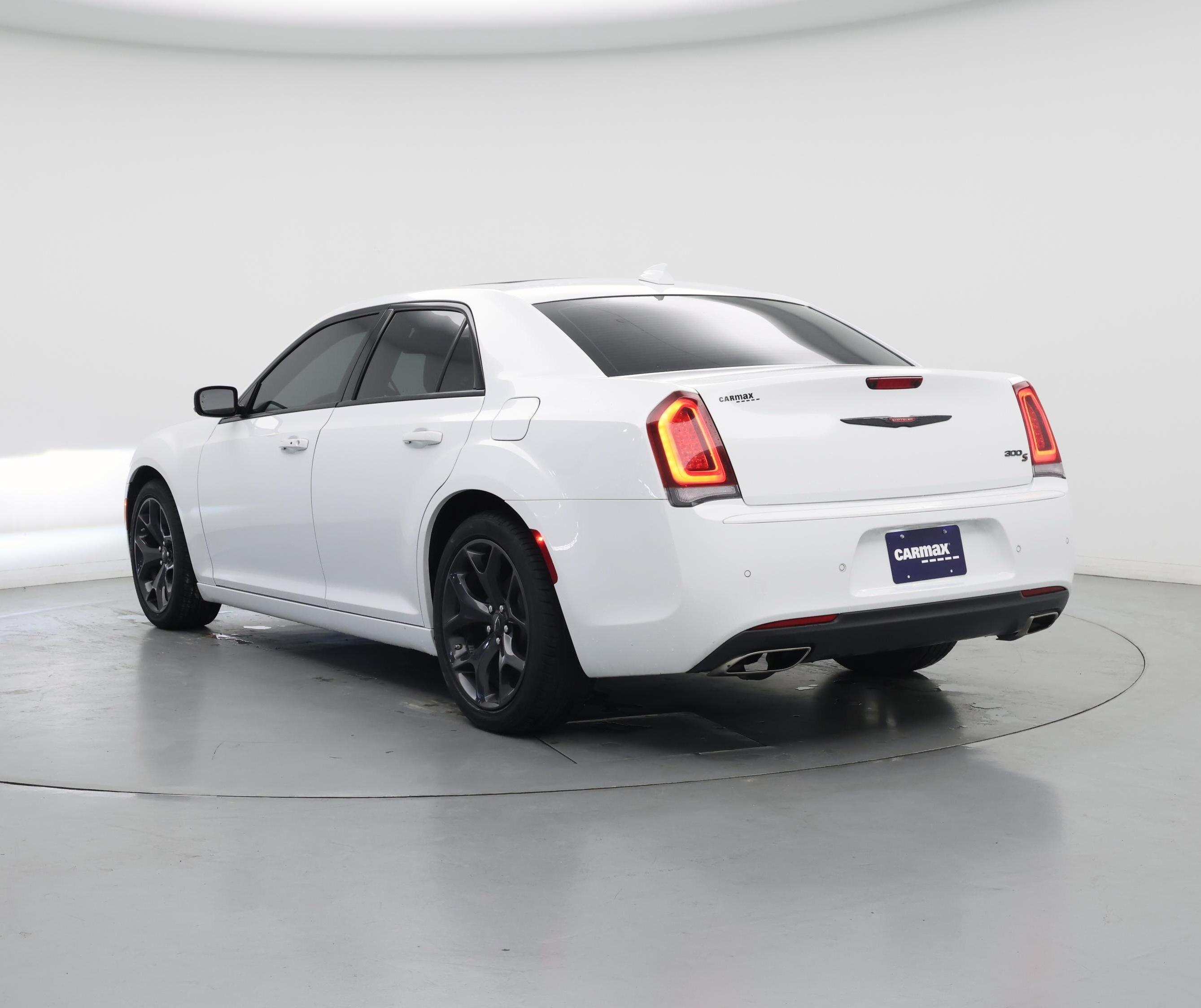 Thumbnail: 2023 Chrysler 300 - 2