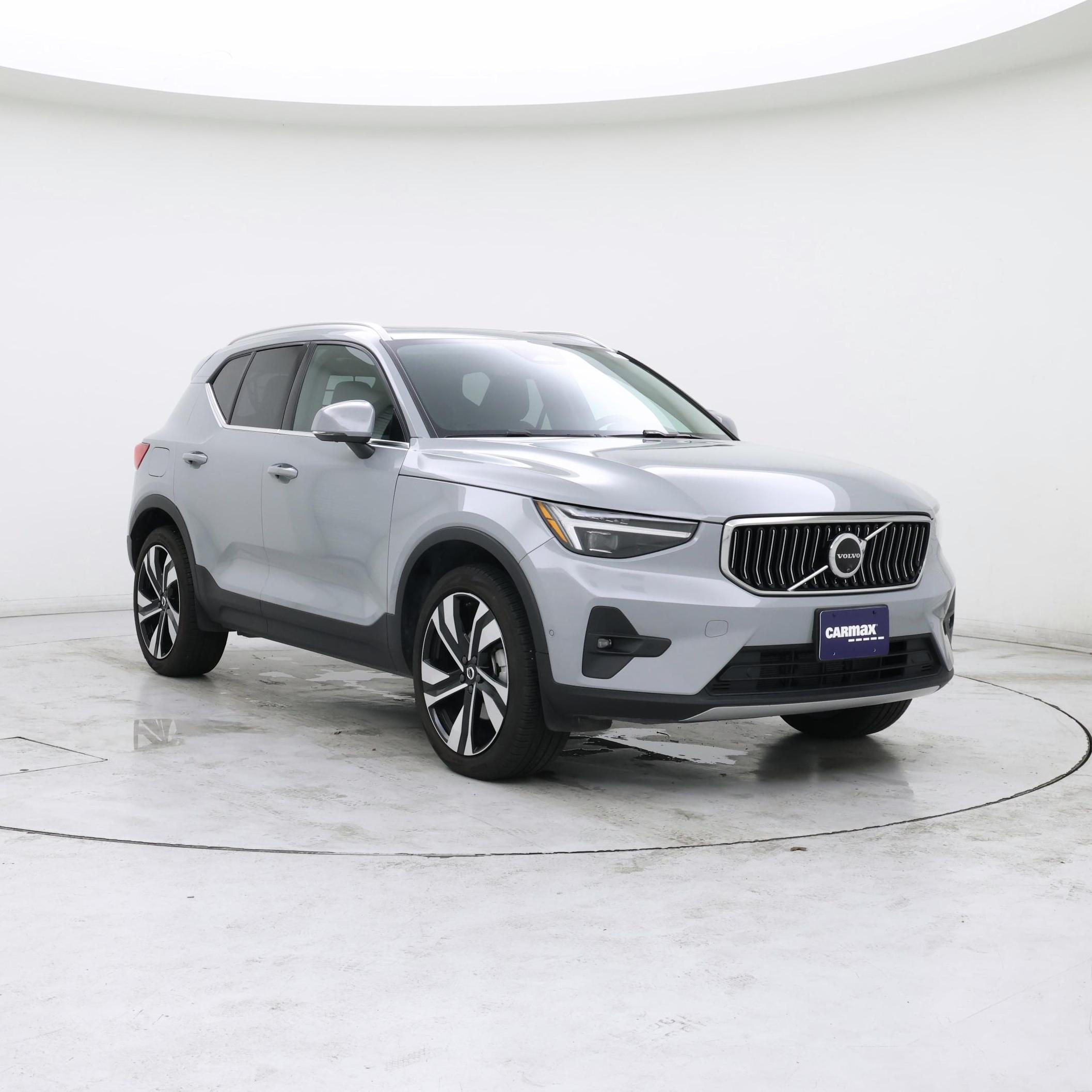 Gray 2024 Volvo XC40 SUV / Crossover All-Wheel Drive Automatic